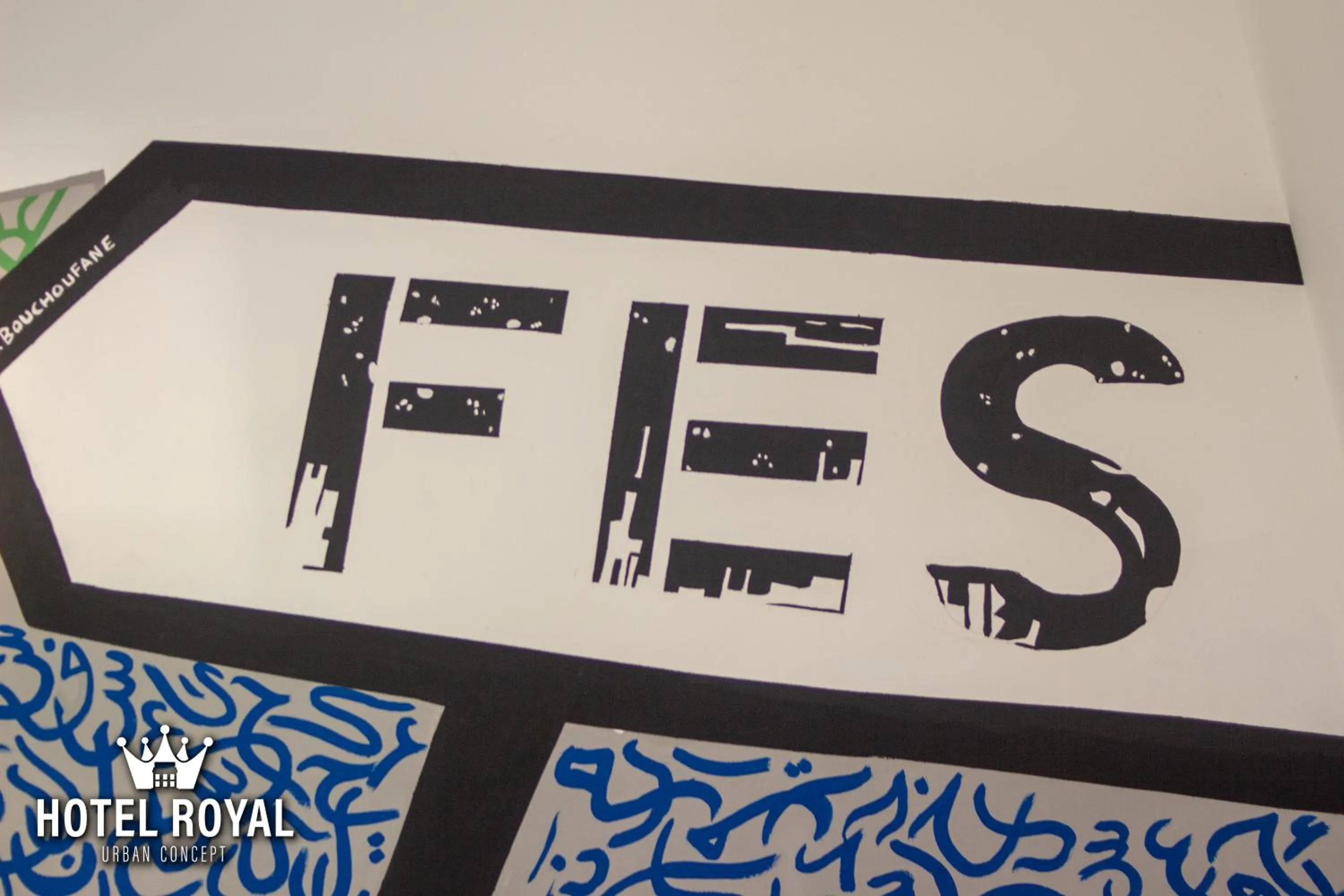 Property logo or sign in Hôtel Royal Urban Concept