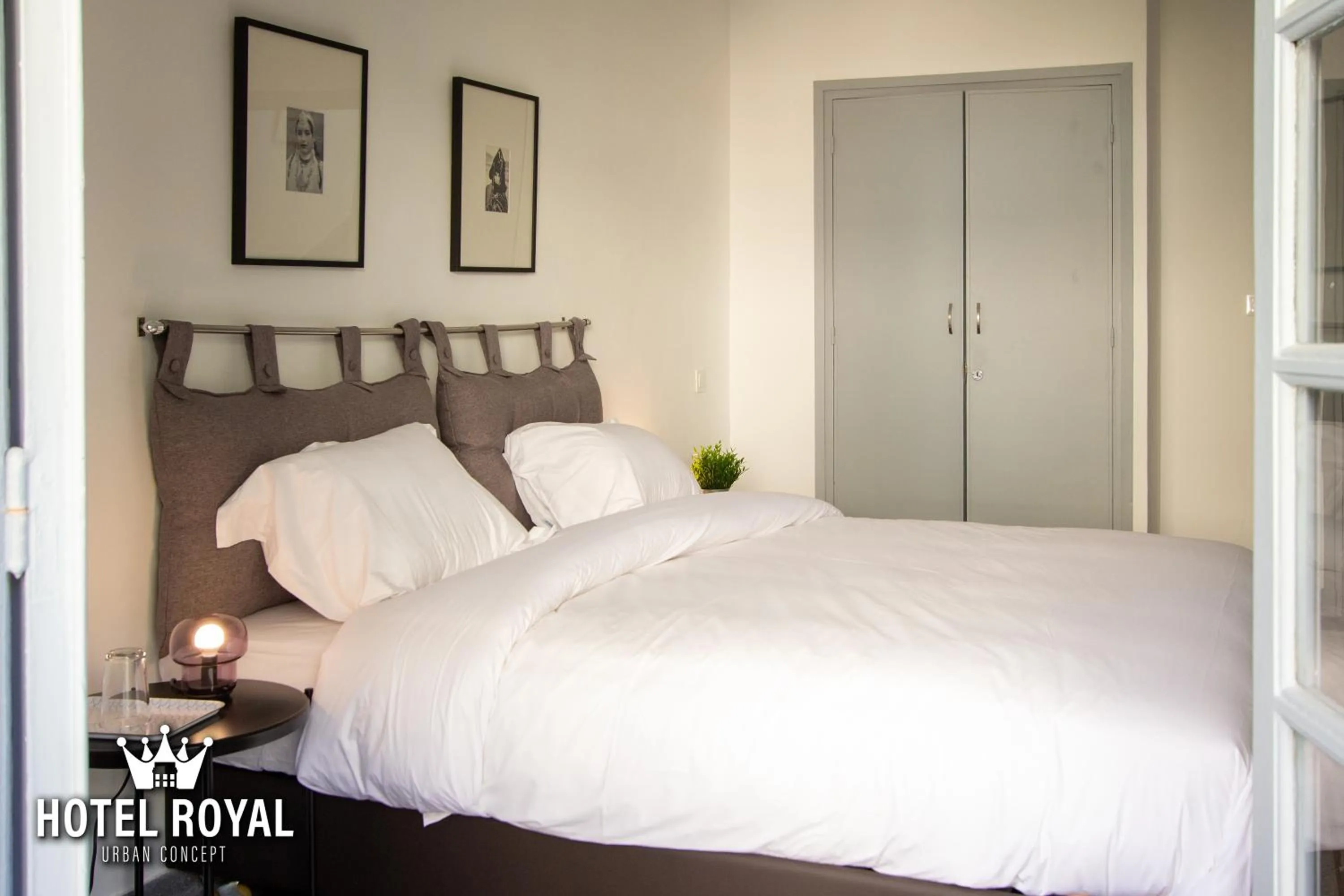 Bed in Hôtel Royal Urban Concept