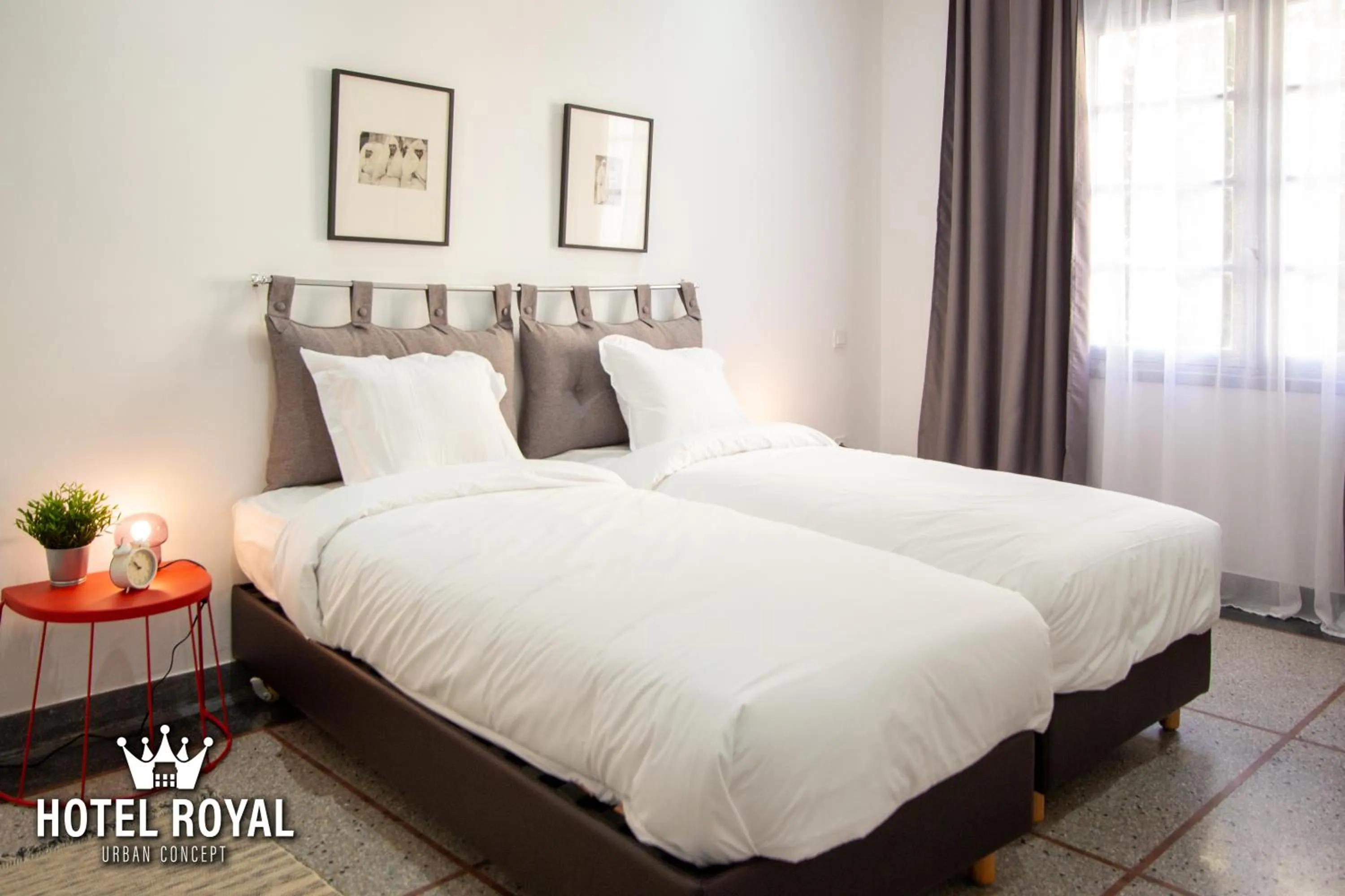 Bed in Hôtel Royal Urban Concept