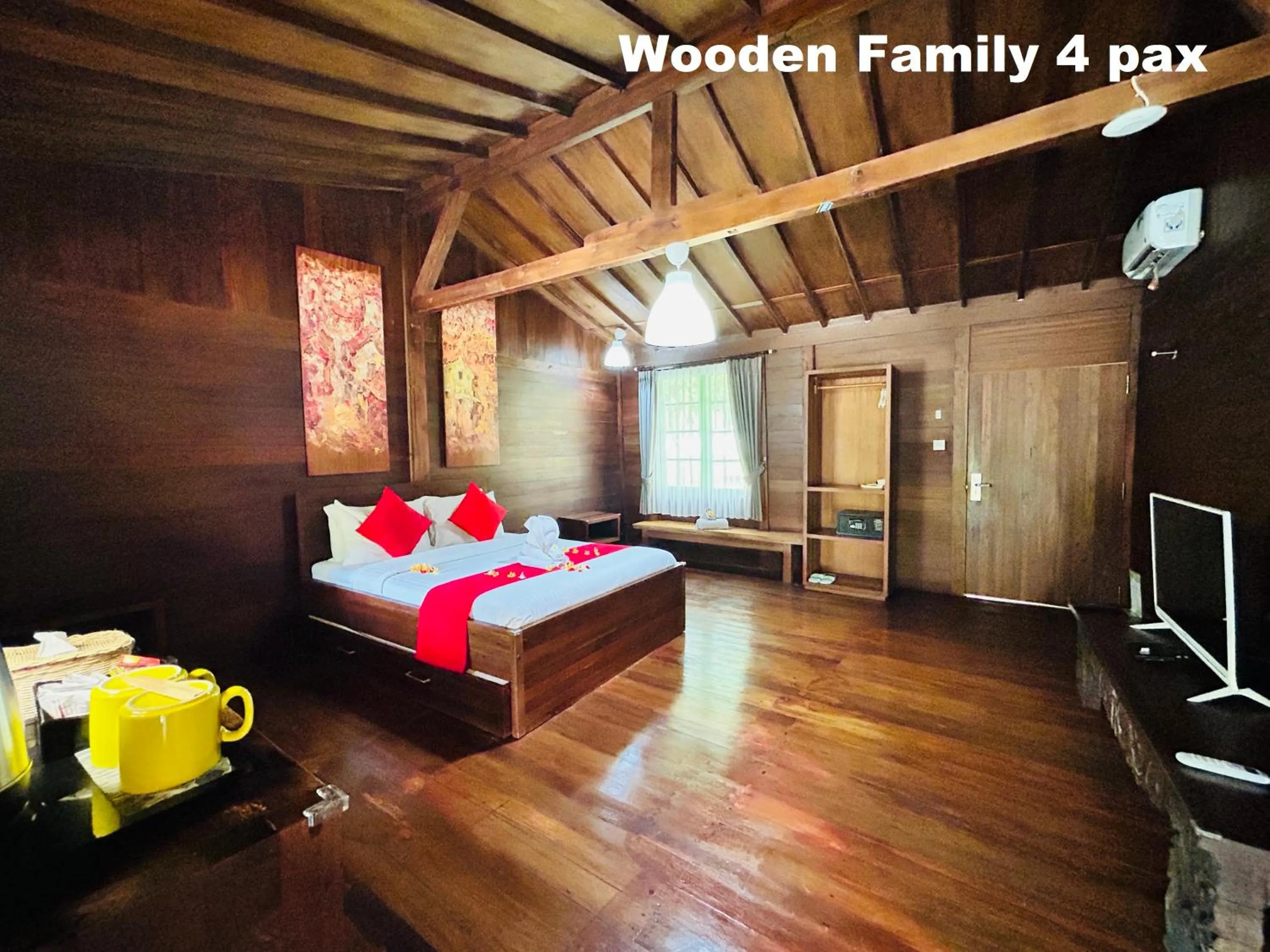 Bedroom, Bed in Avery Coconut Island Waterpark Beach Resort Carita