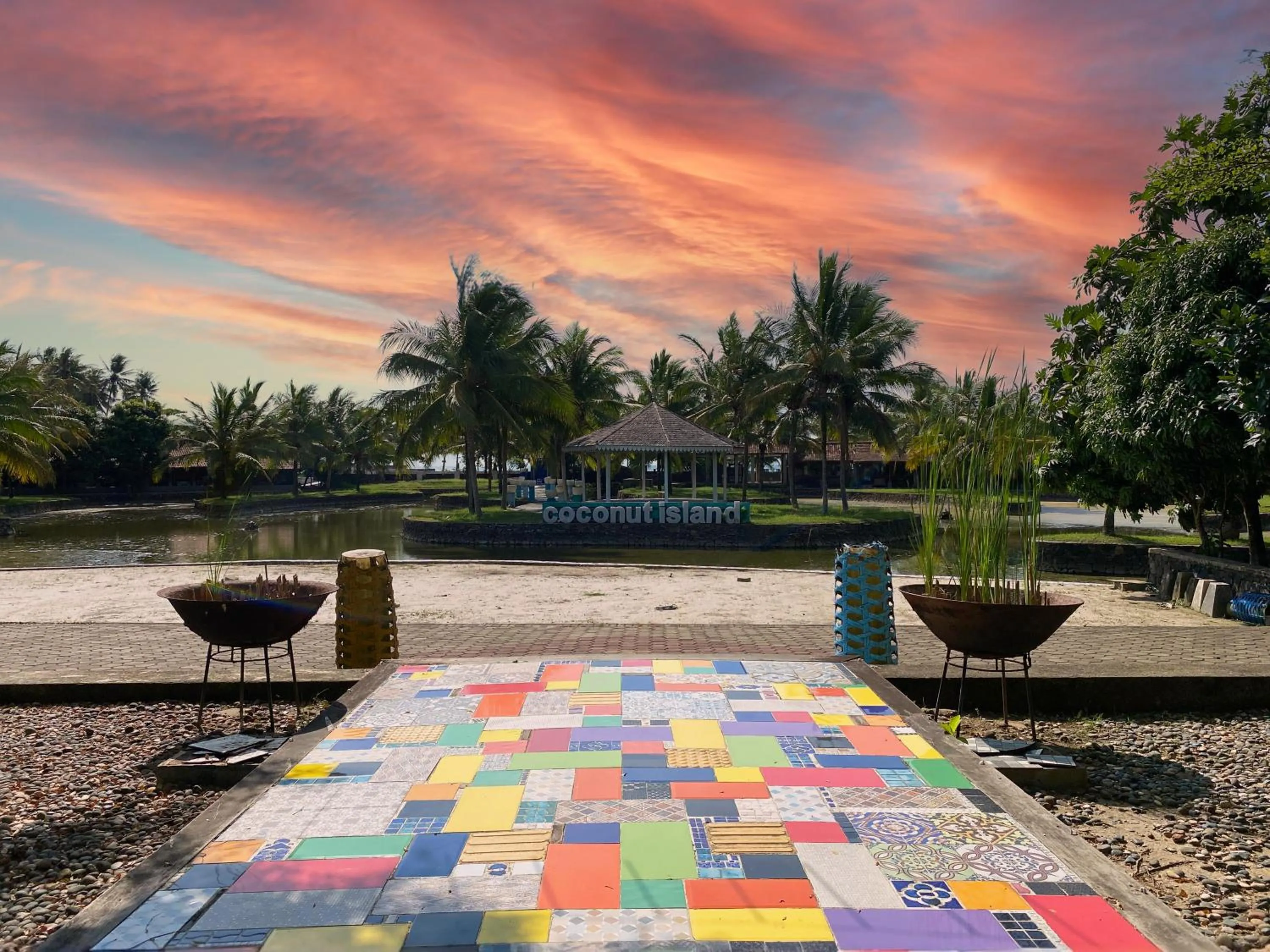 Restaurant/places to eat in Avery Coconut Island Waterpark Beach Resort Carita