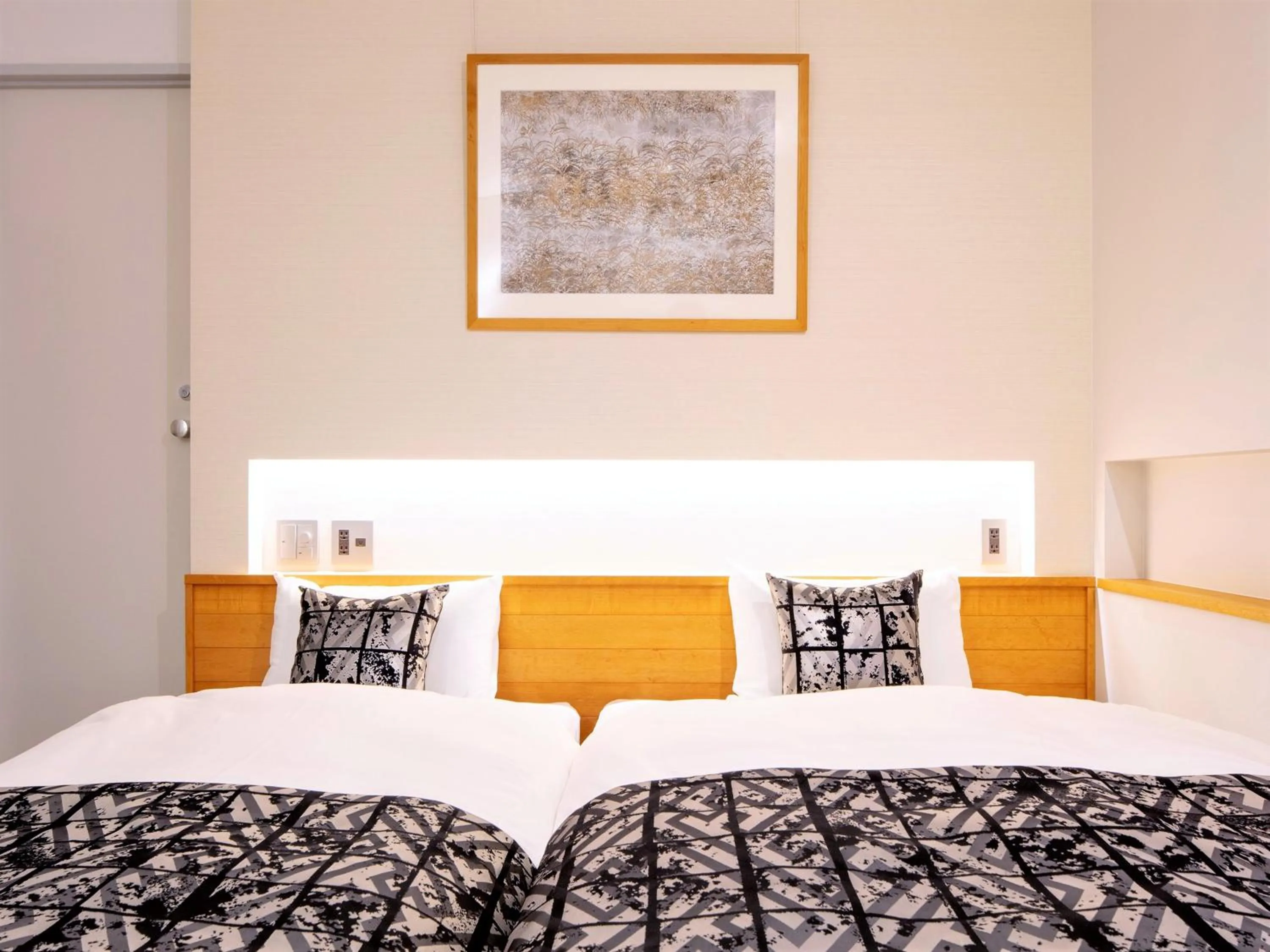 Bed in Tanakaya Kyoto Karasuma