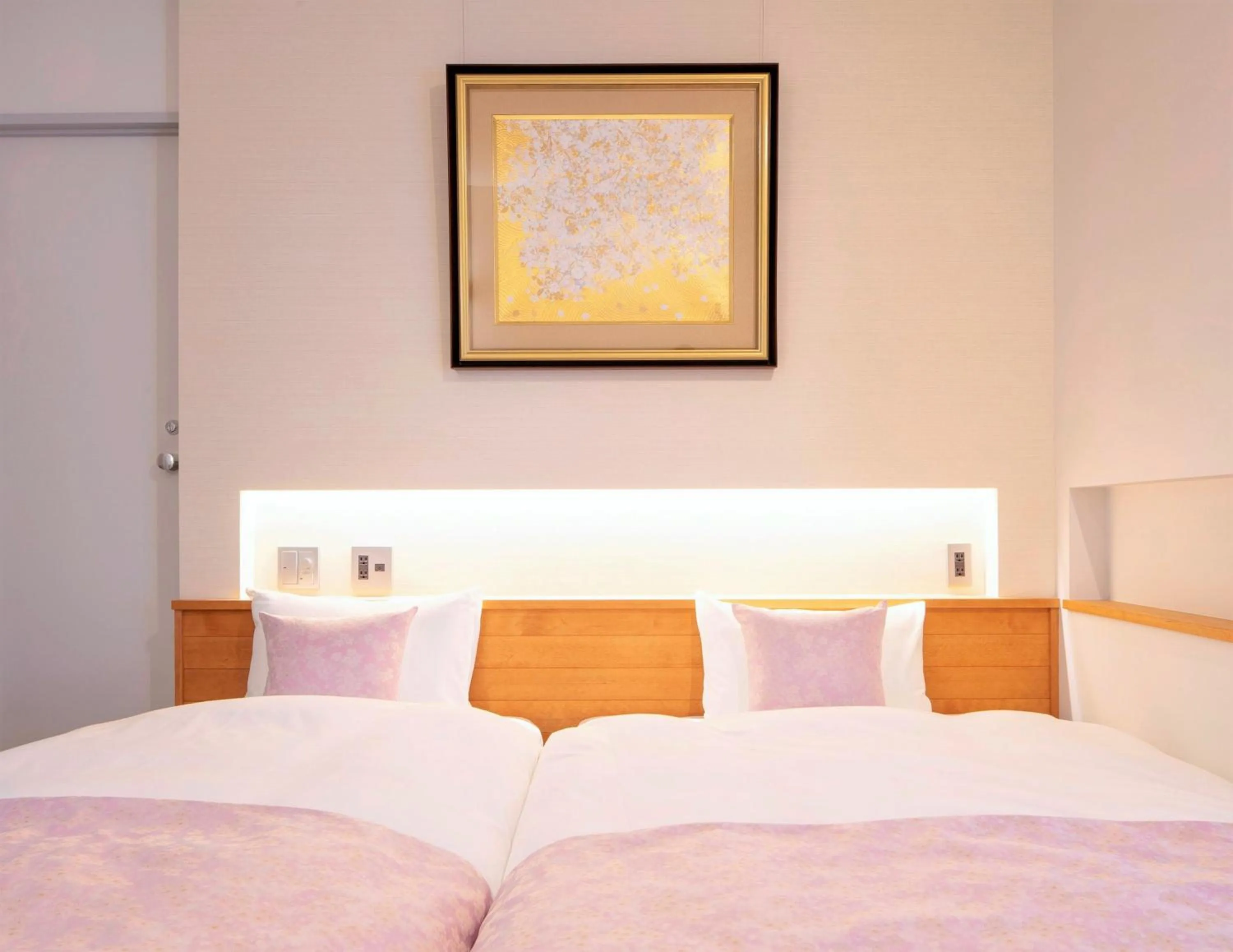 Bed in Tanakaya Kyoto Karasuma