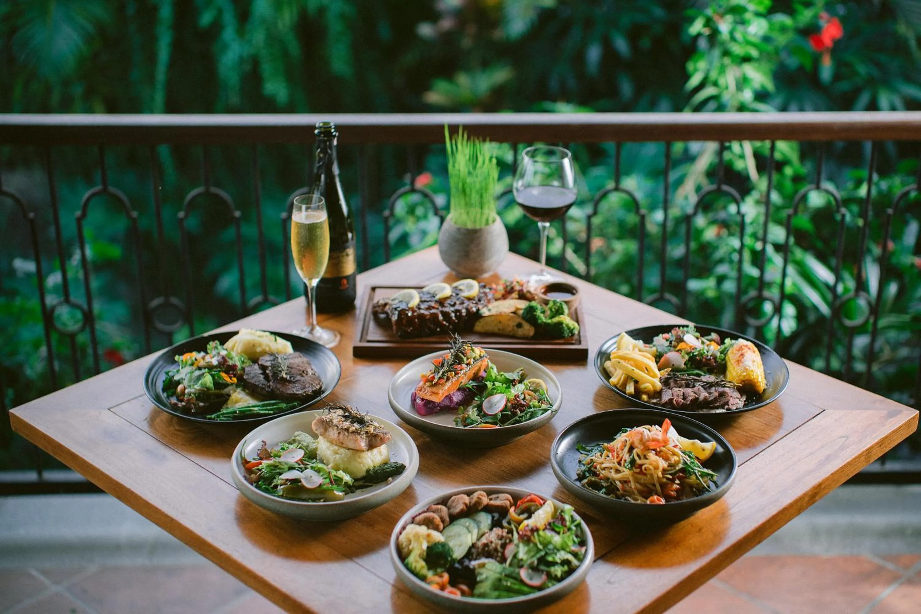 Food and drinks in Adiwana Bisma