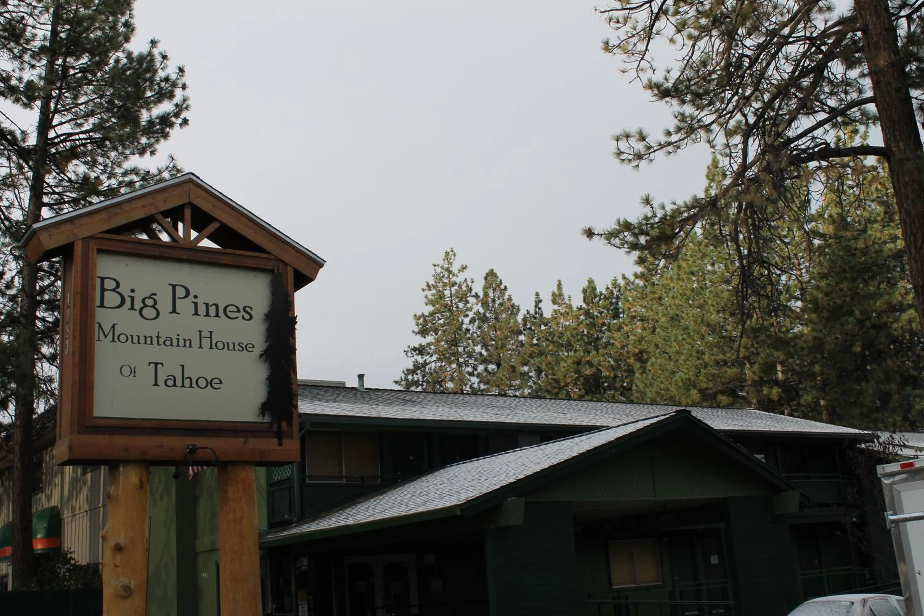 Property building in Big Pines Mountain House