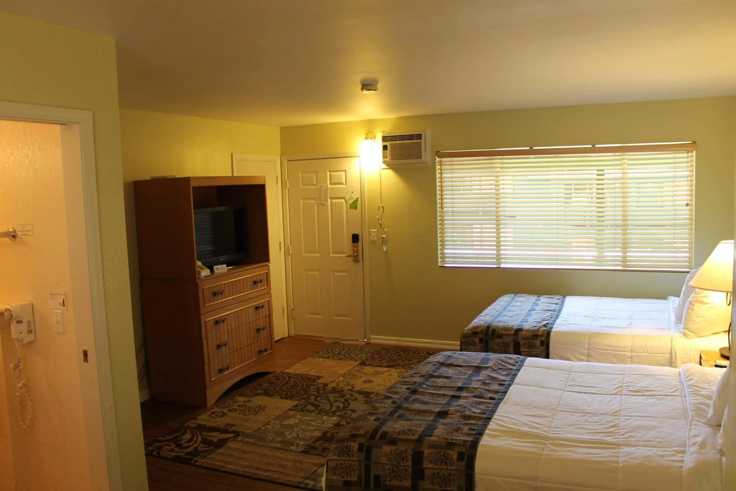 Bed in Big Pines Mountain House