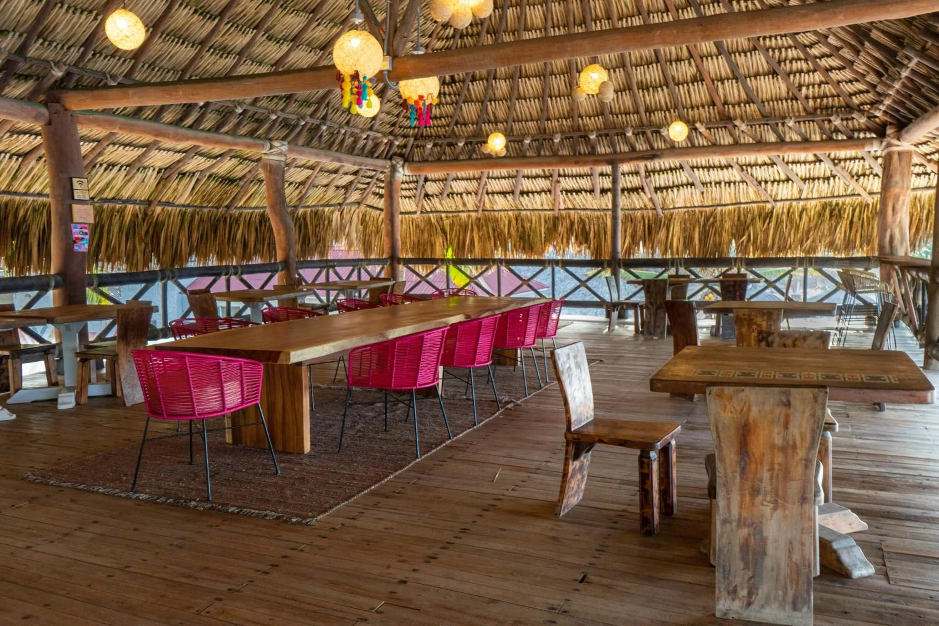 Restaurant/places to eat in Socialtel Palomino