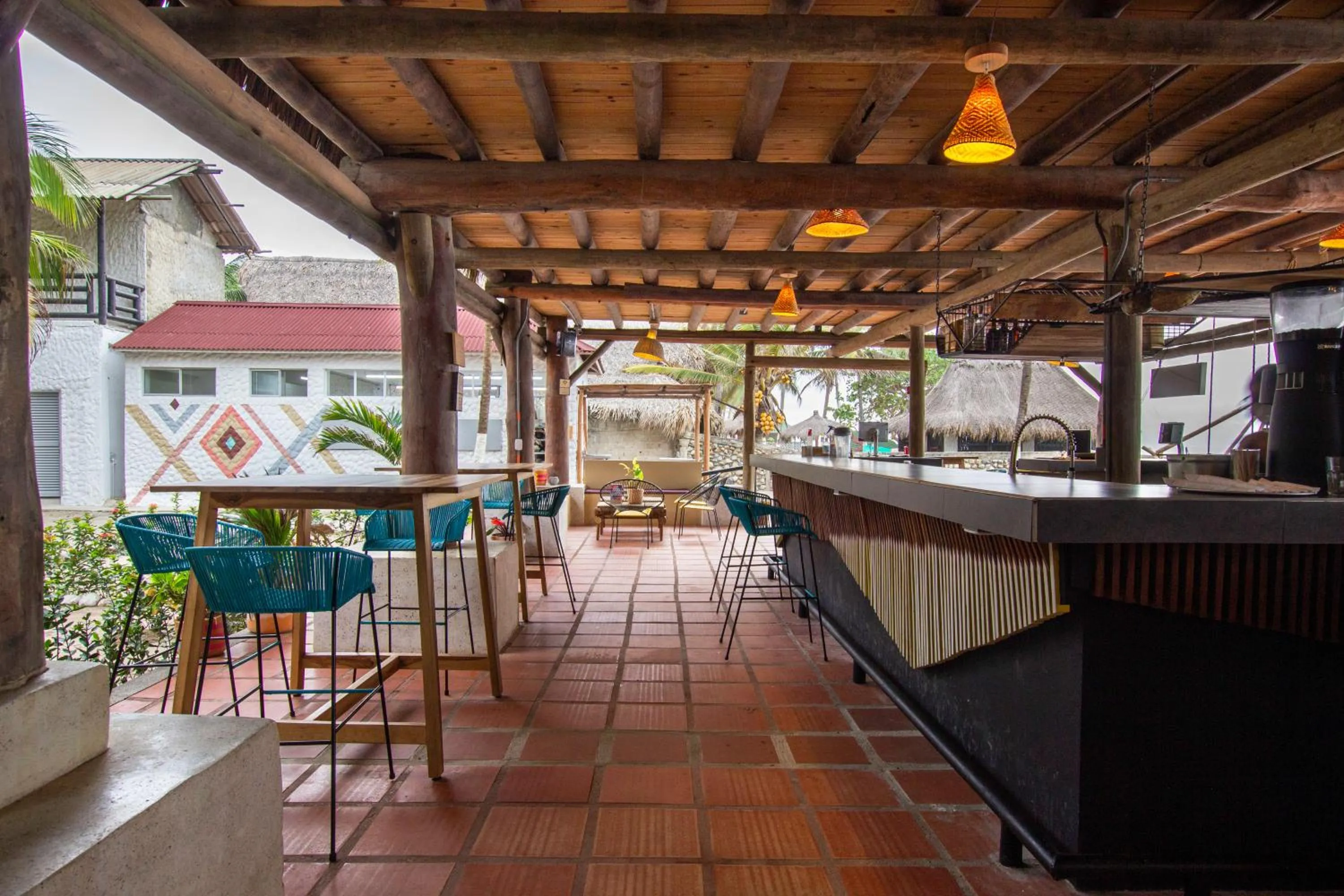 Restaurant/places to eat in Socialtel Palomino