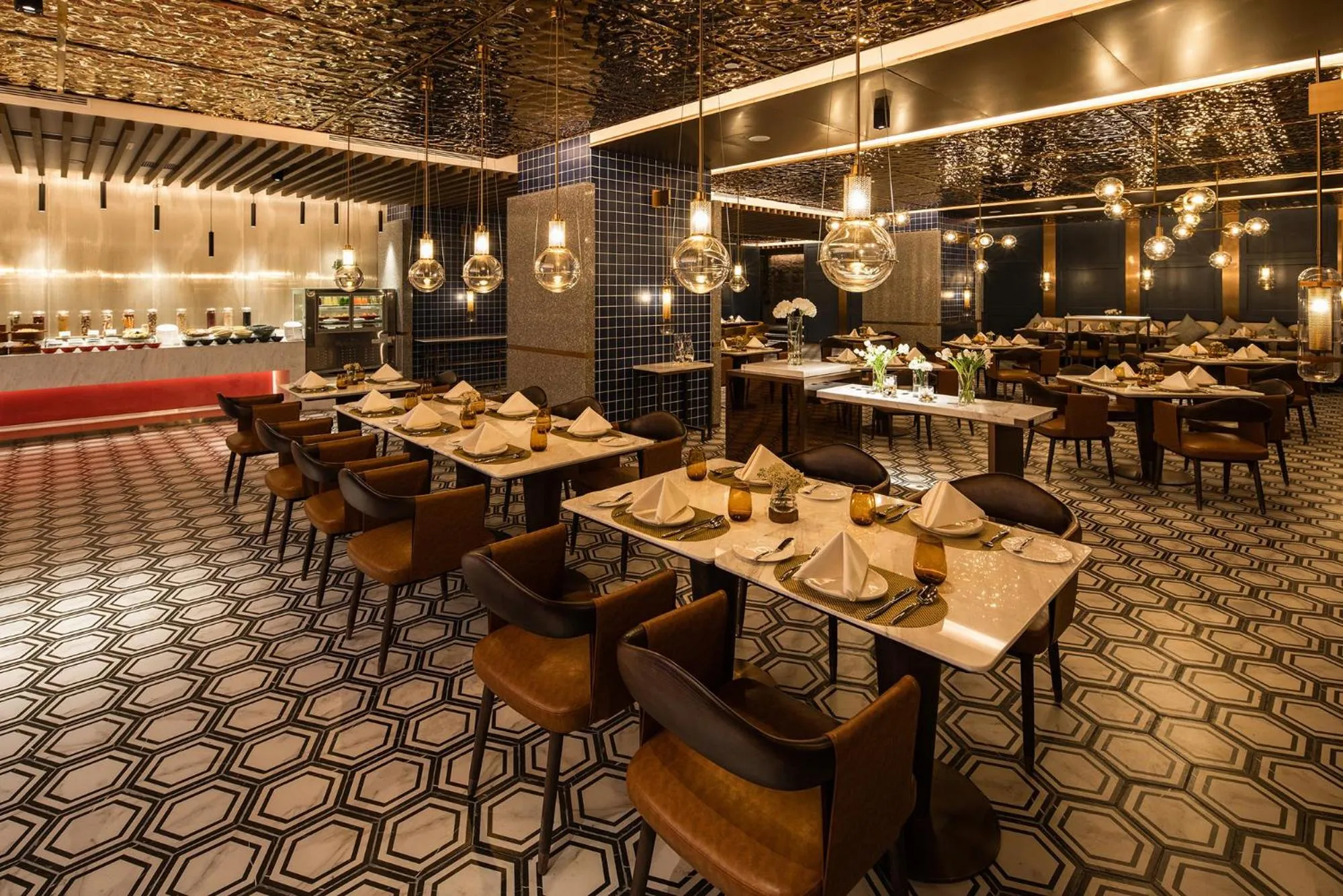 Restaurant/Places to Eat in Amber East Hotel