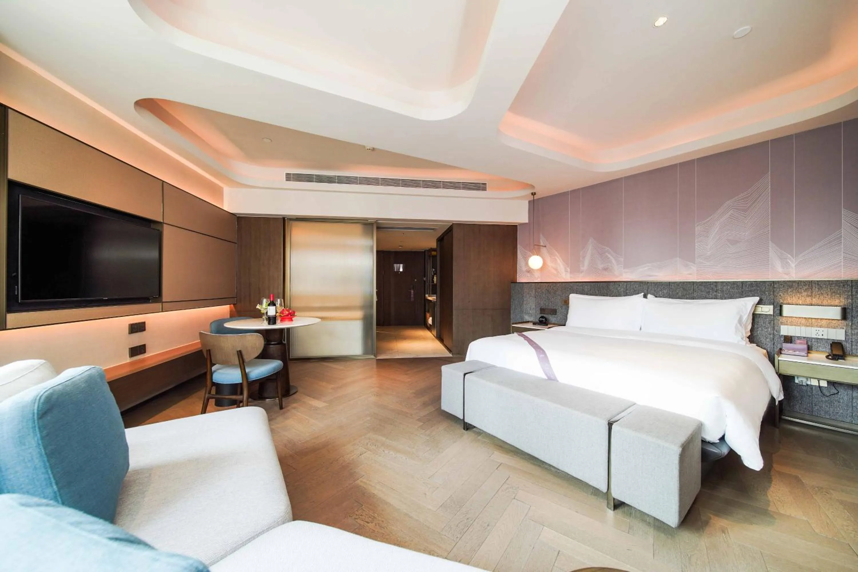 Bed in Imperial Traders Elong Hotel