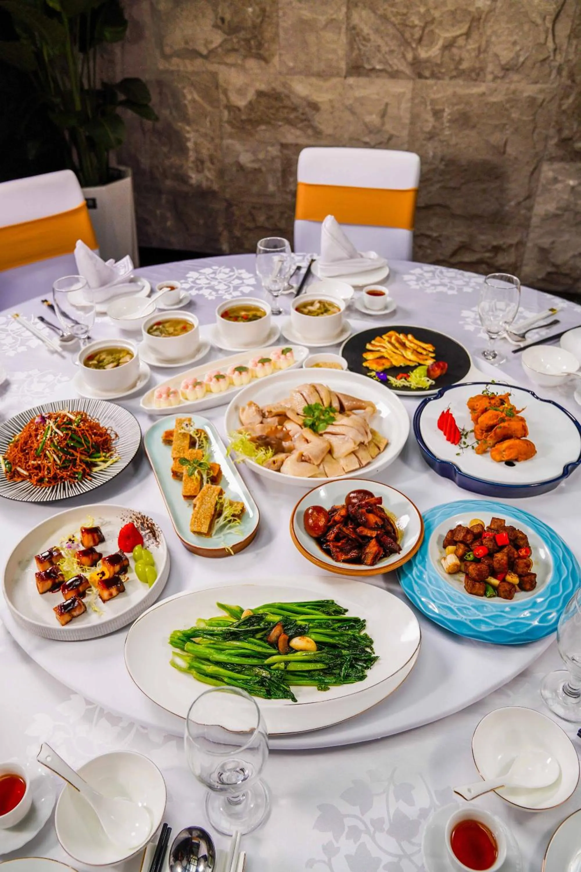 Food and drinks in Imperial Traders Elong Hotel