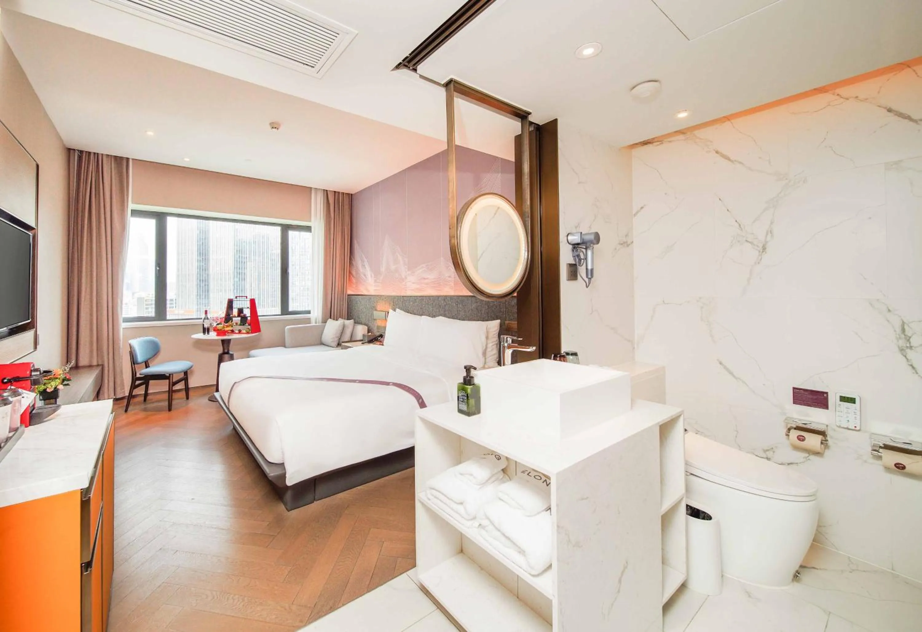 Bedroom, Bed in Imperial Traders Elong Hotel