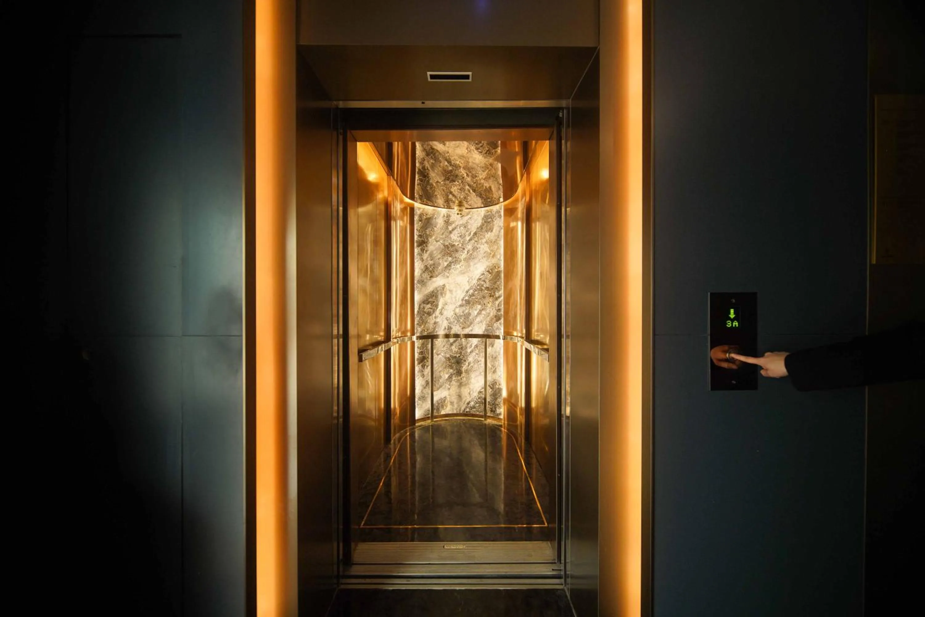 elevator in Imperial Traders Elong Hotel