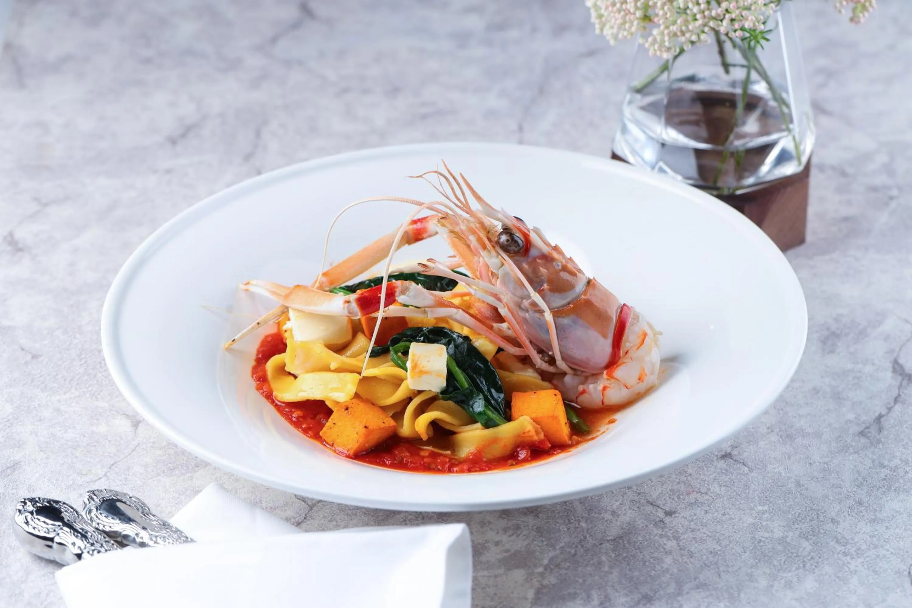 Food and drinks, Food in Amber East Hotel