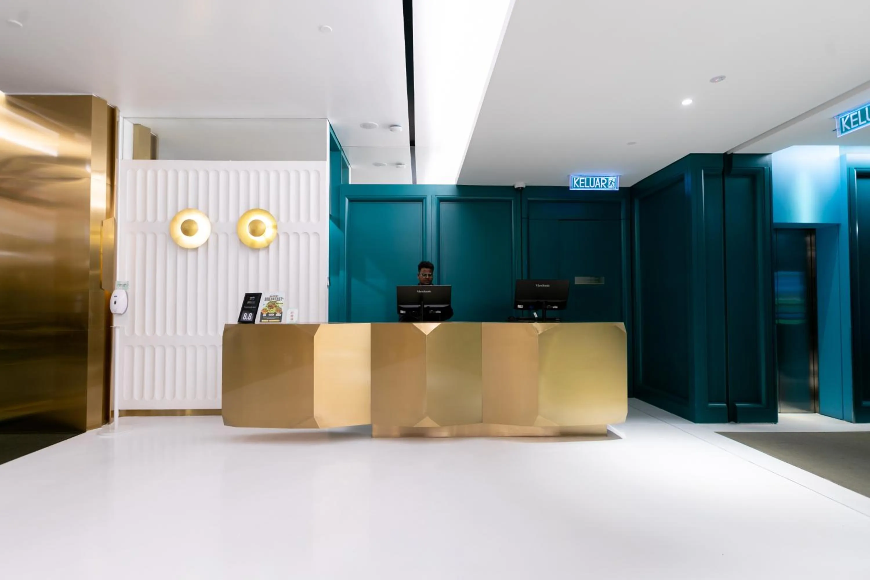 Lobby or reception in The Upper House, Batu Kawan