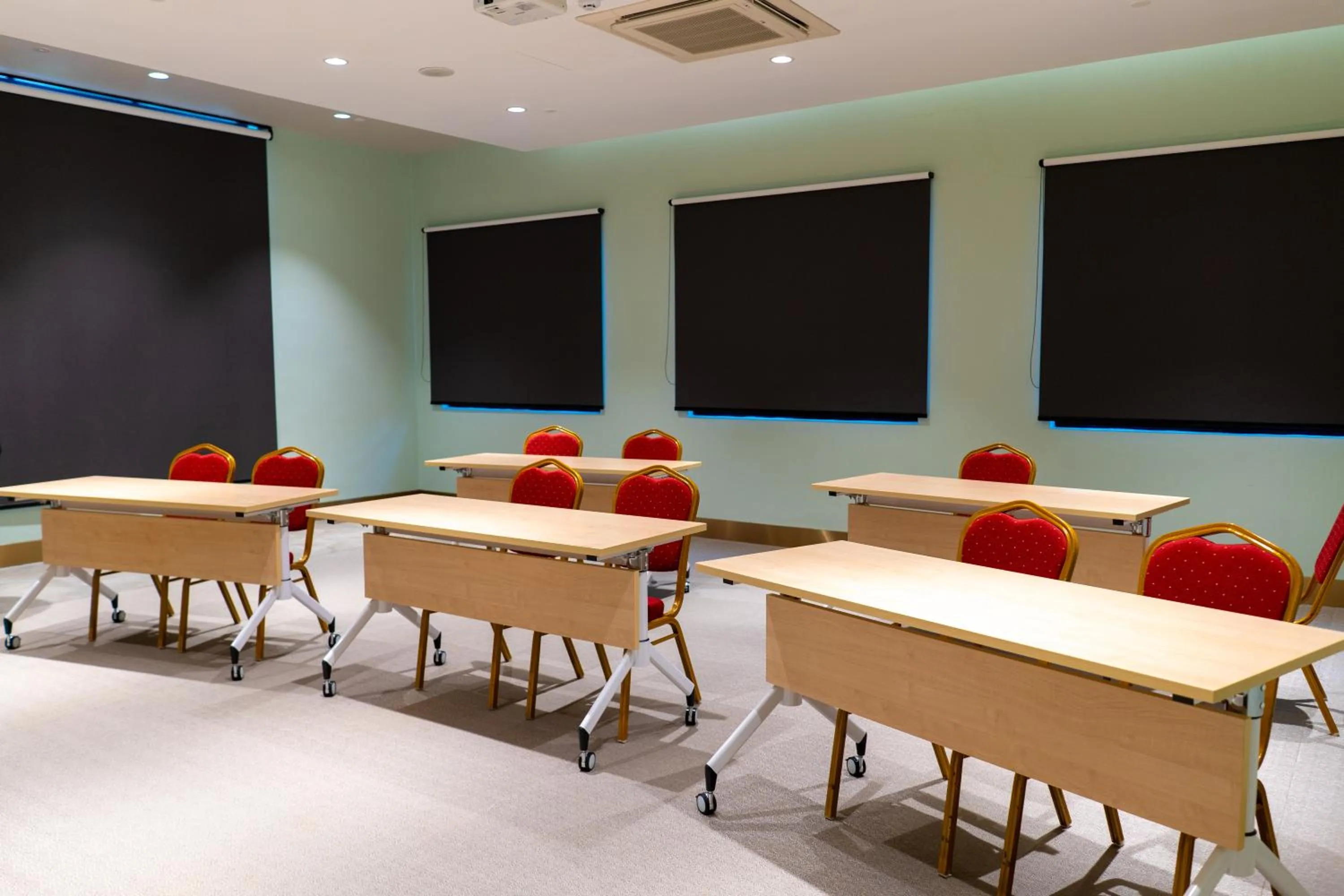 Meeting/conference room in The Upper House, Batu Kawan