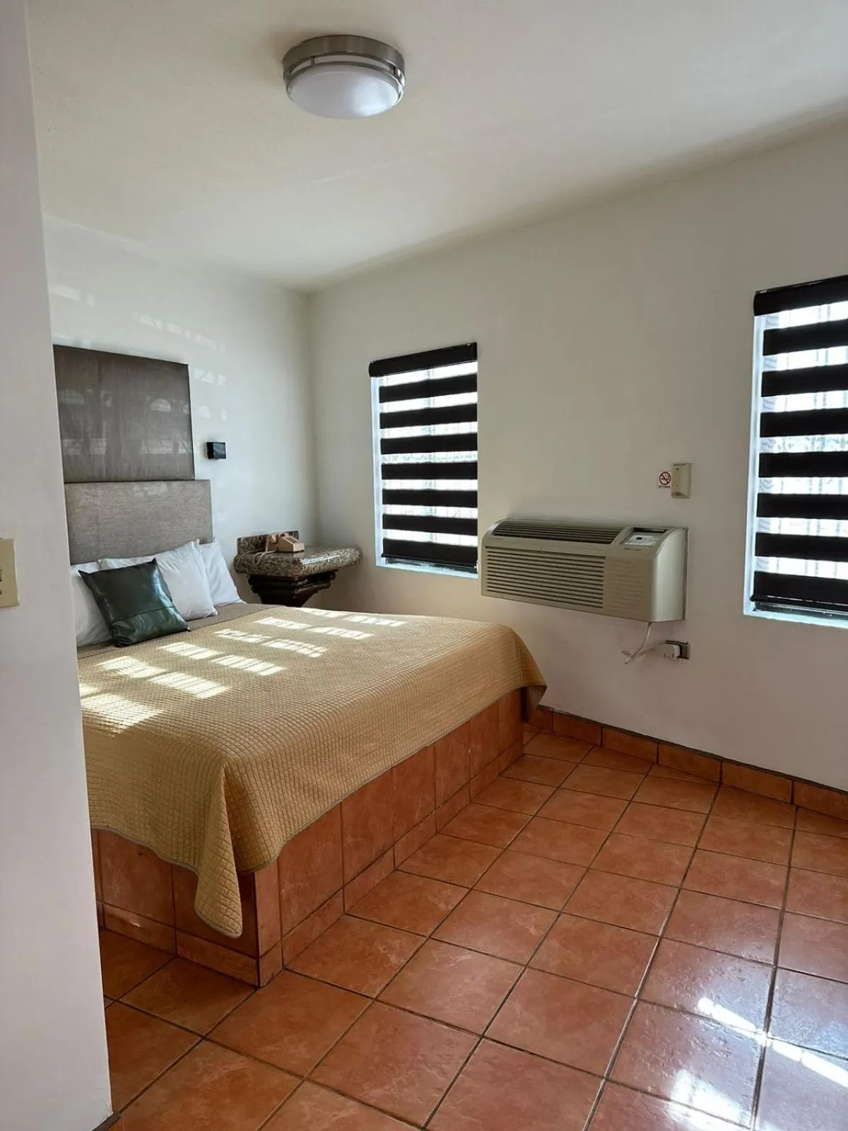 Bed in Hotel Colonial de Nogales