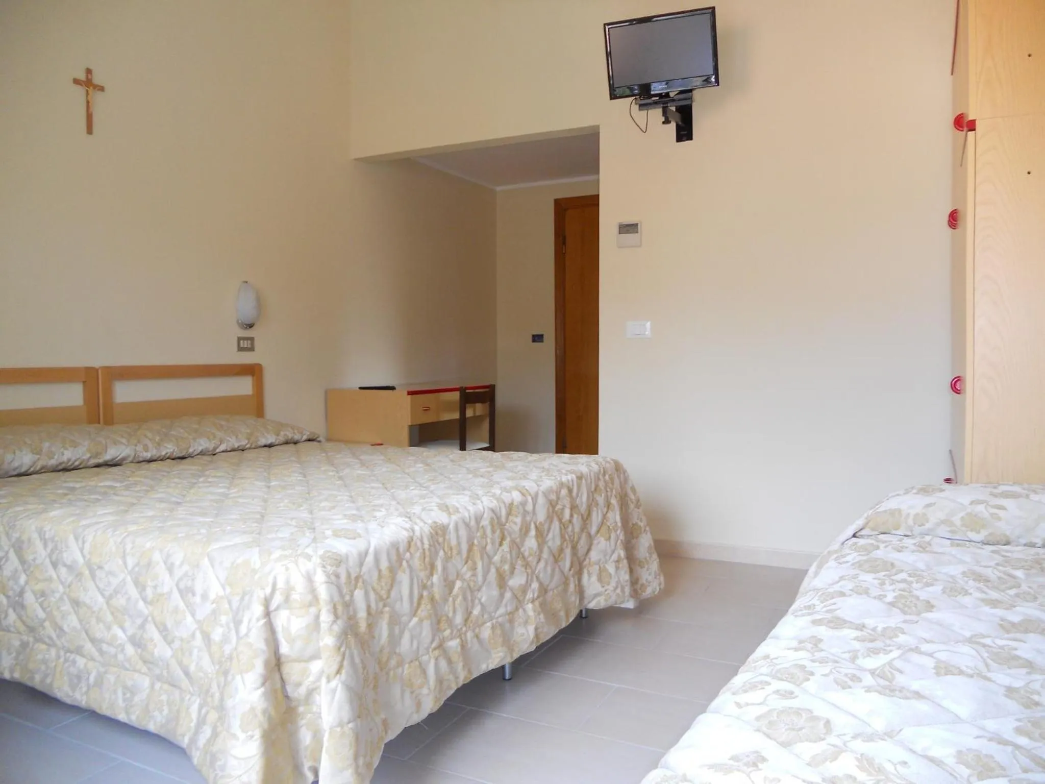 Photo of the whole room, Bed in Hotel Blurelda