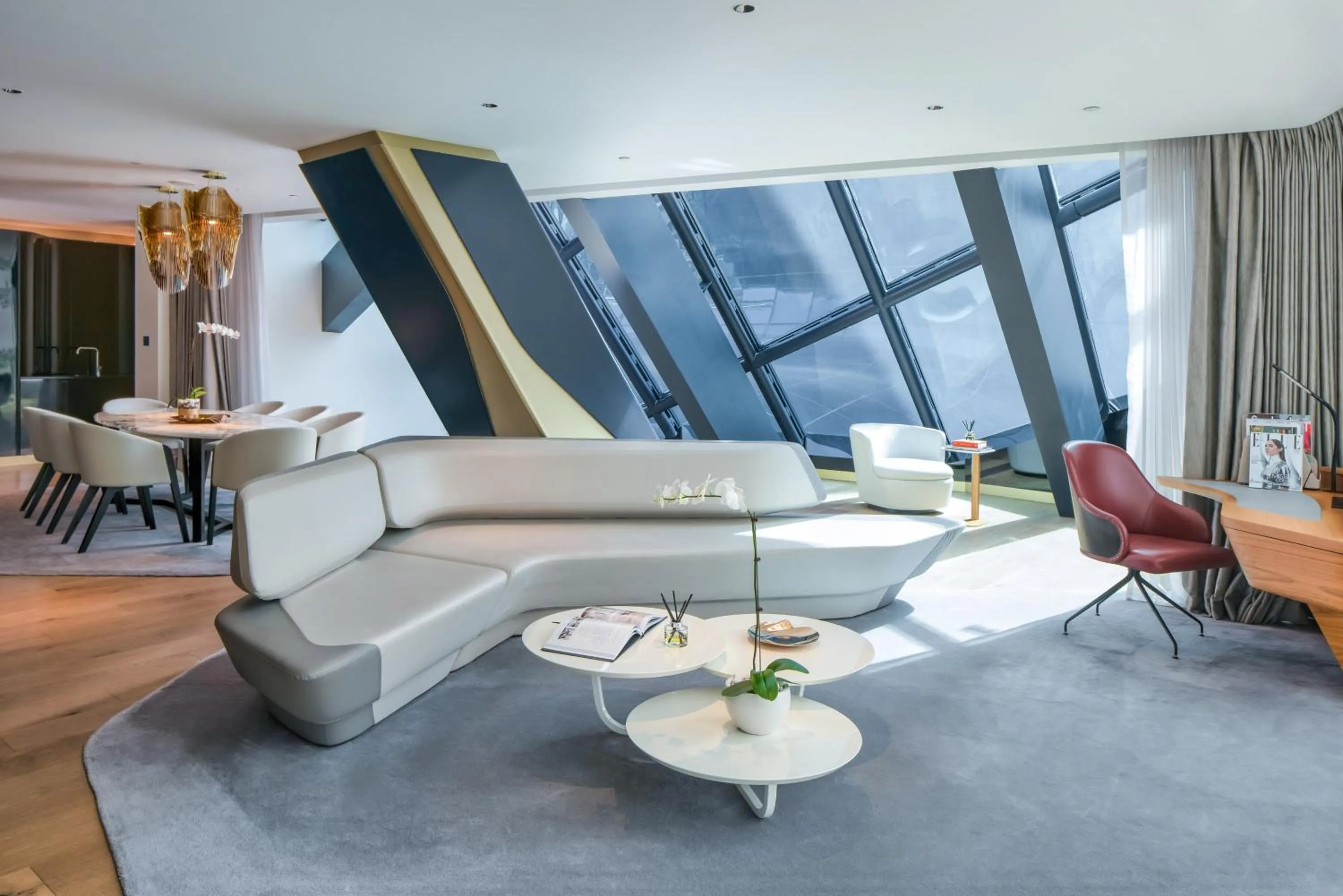 Living room in ME Dubai by Meliá