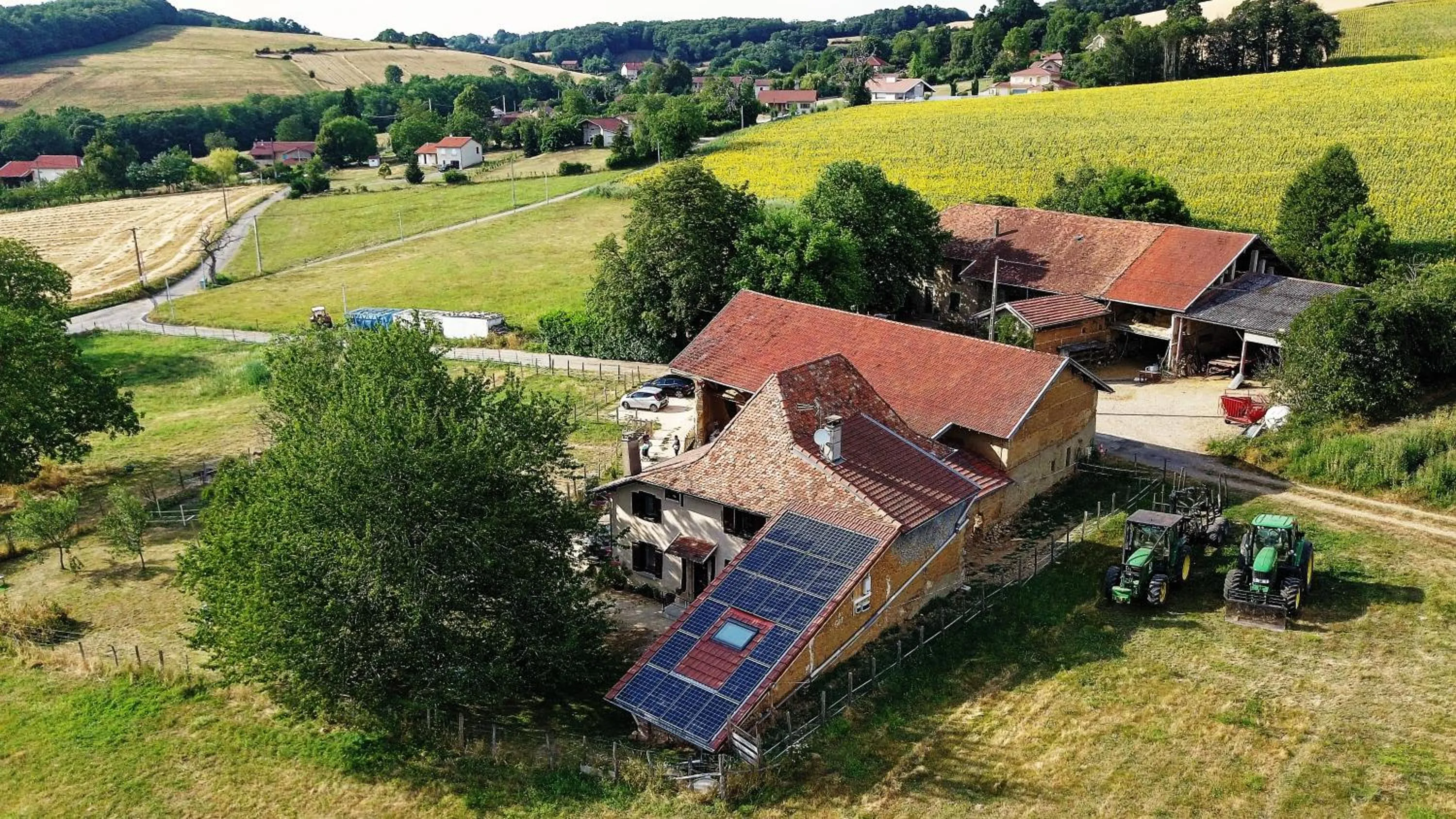 Property building in Au dessus de Parady