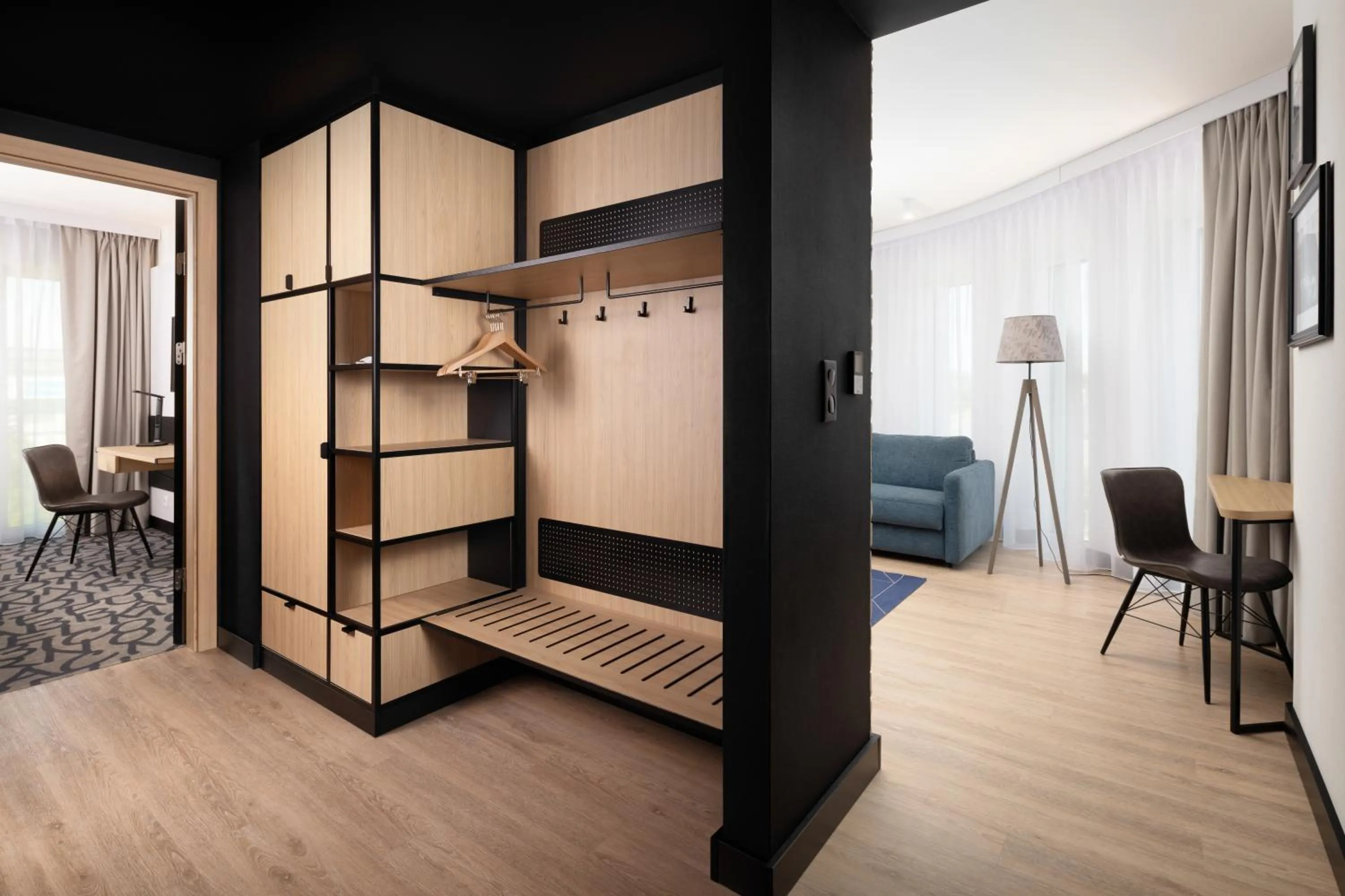 wardrobe, Bed in Mercure Warszawa Ursus Station