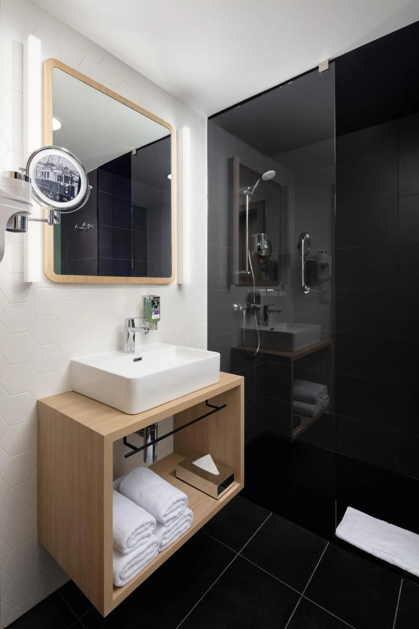 Shower in Mercure Warszawa Ursus Station