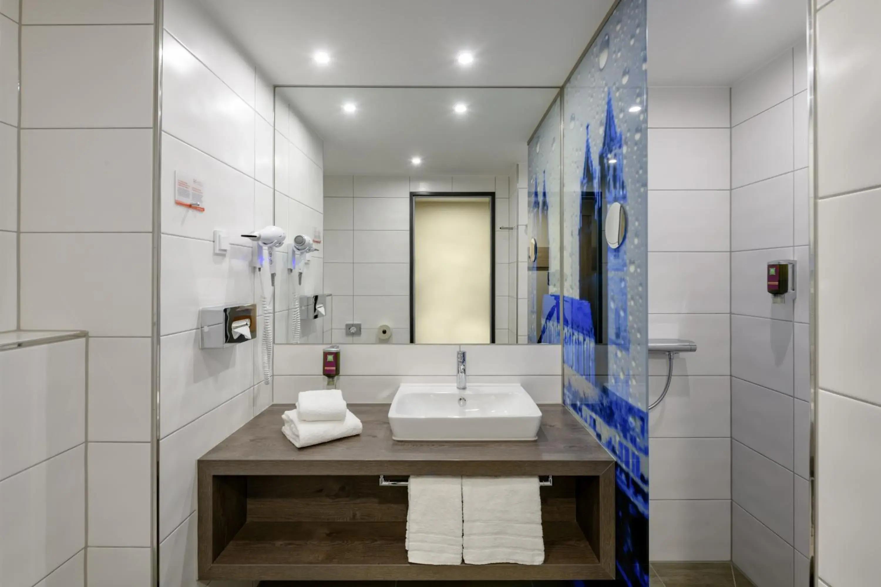 Comfort Twin Room in ibis Styles Magdeburg Comfort Twin Room in ibis Styles Magdeburg