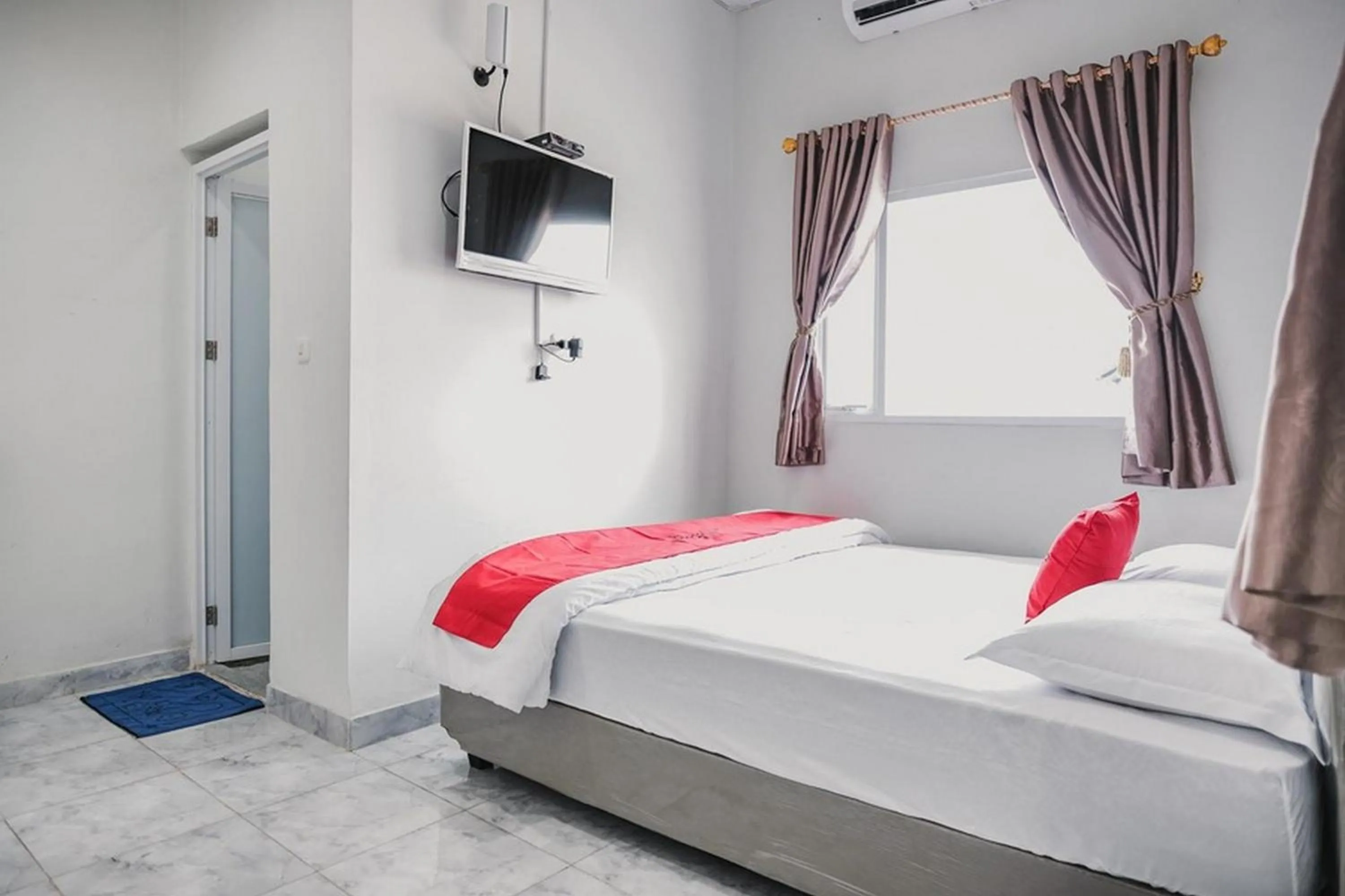 Bed in RedDoorz @ Jalan Narada Lampung