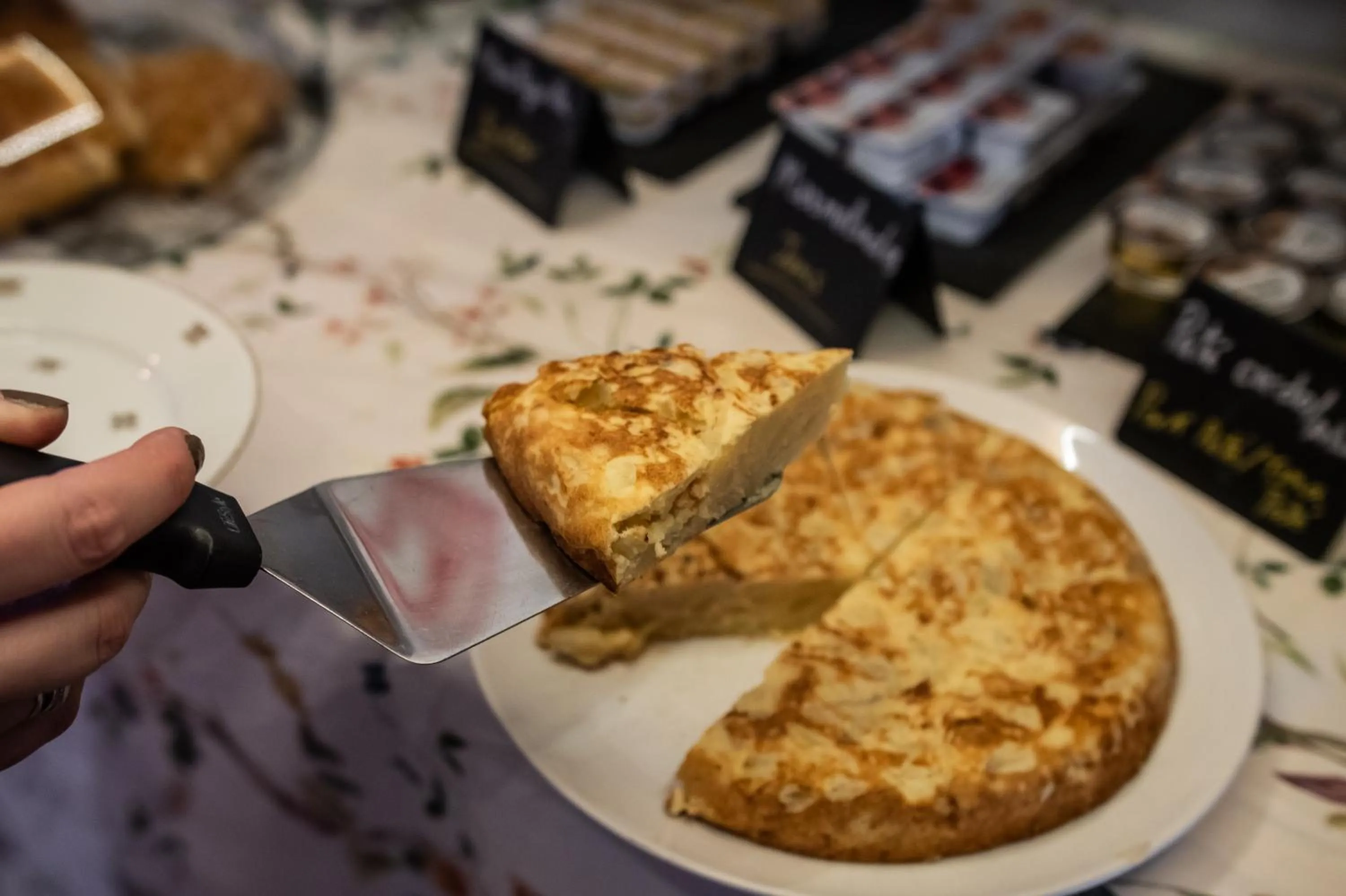 Buffet breakfast in Rooms Vita