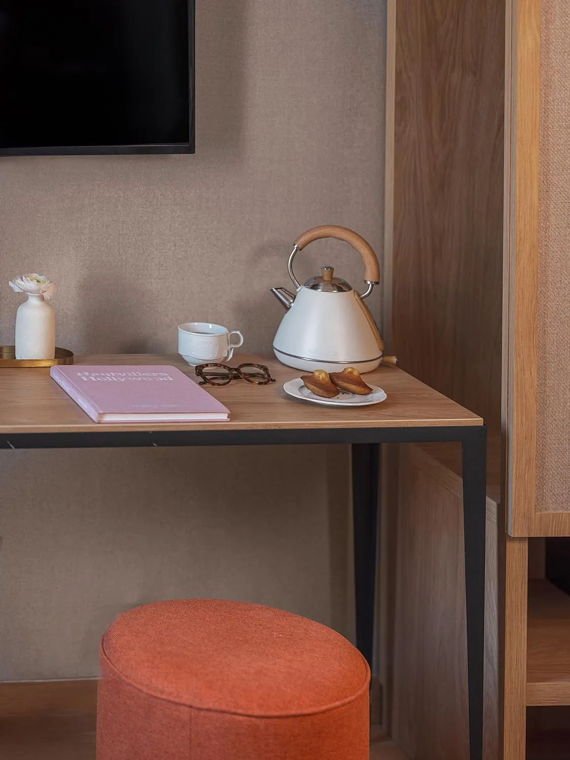 Coffee/tea facilities in Hôtel Zélie Champs-Elysées