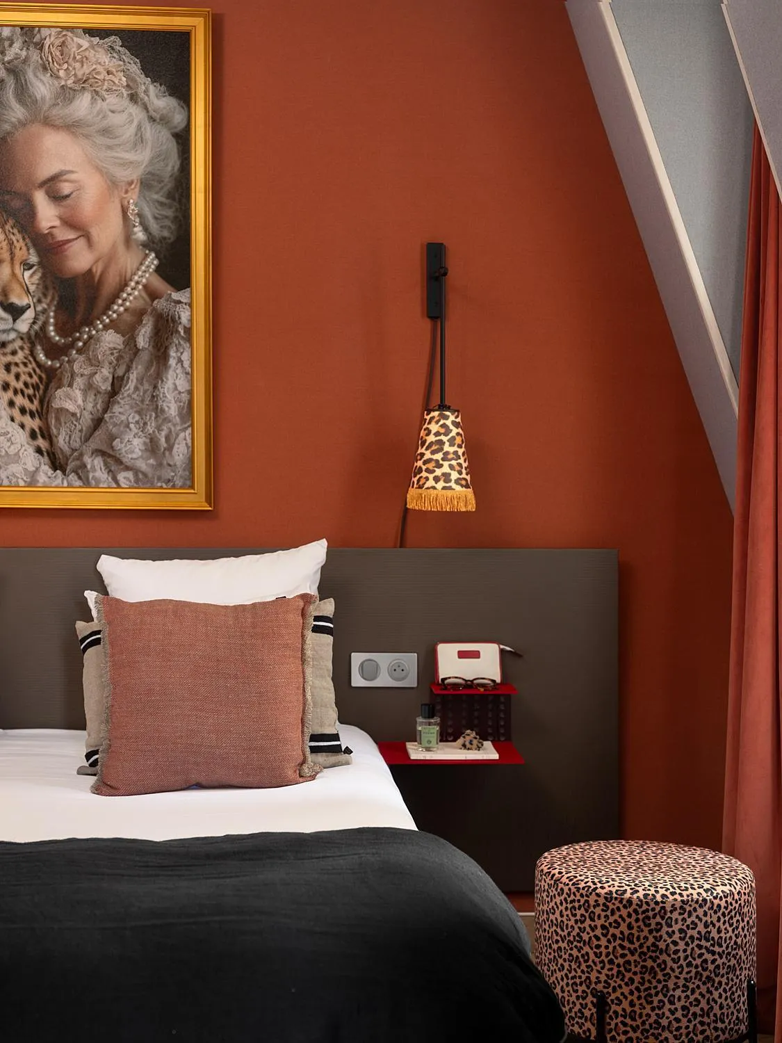 Photo of the whole room, Bed in Hôtel Zélie Champs-Elysées