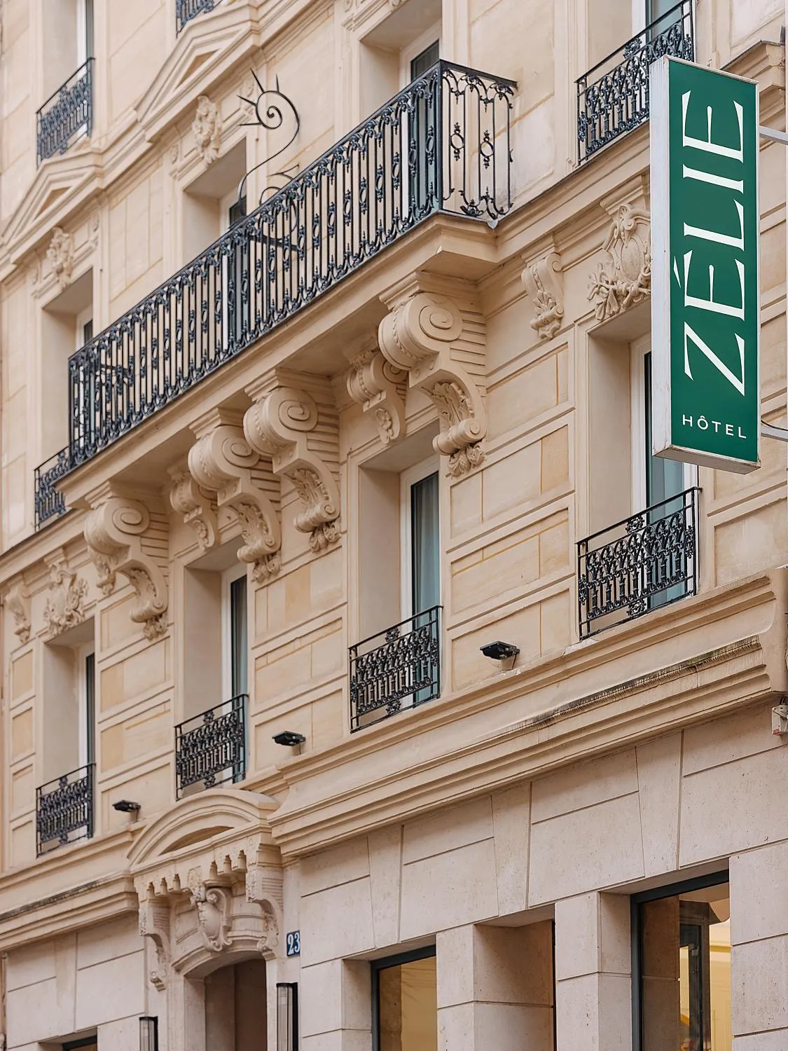 Property building in Hôtel Zélie Champs-Elysées