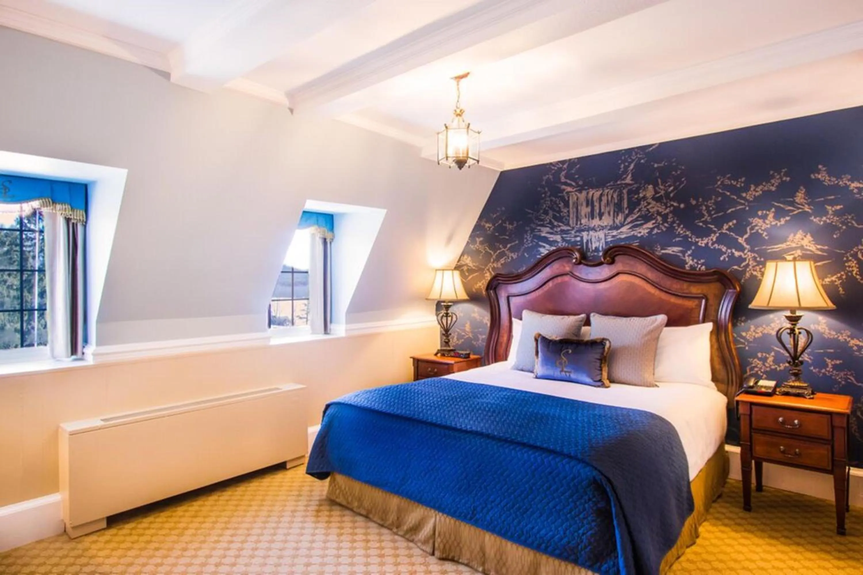 Photo of the whole room in Skytop Lodge