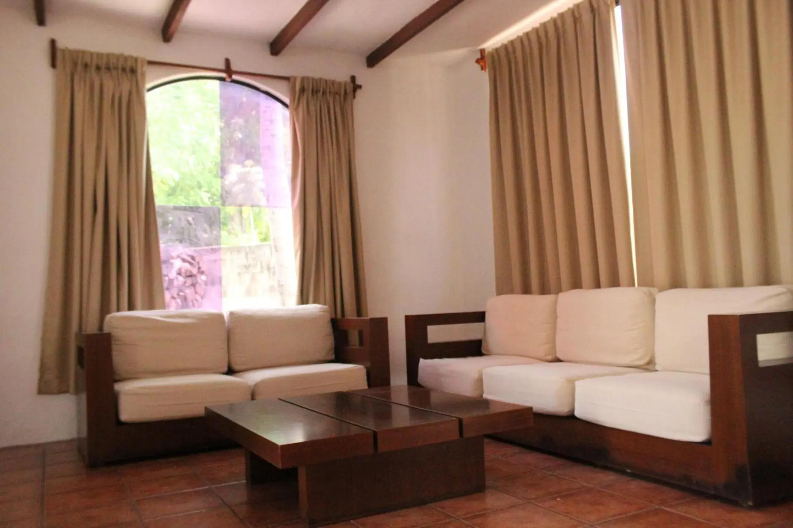 Standard Queen Room with Two Queen Beds in Hotel Bahia del Sol Standard Queen Room with Two Queen Beds in Hotel Bahia del Sol