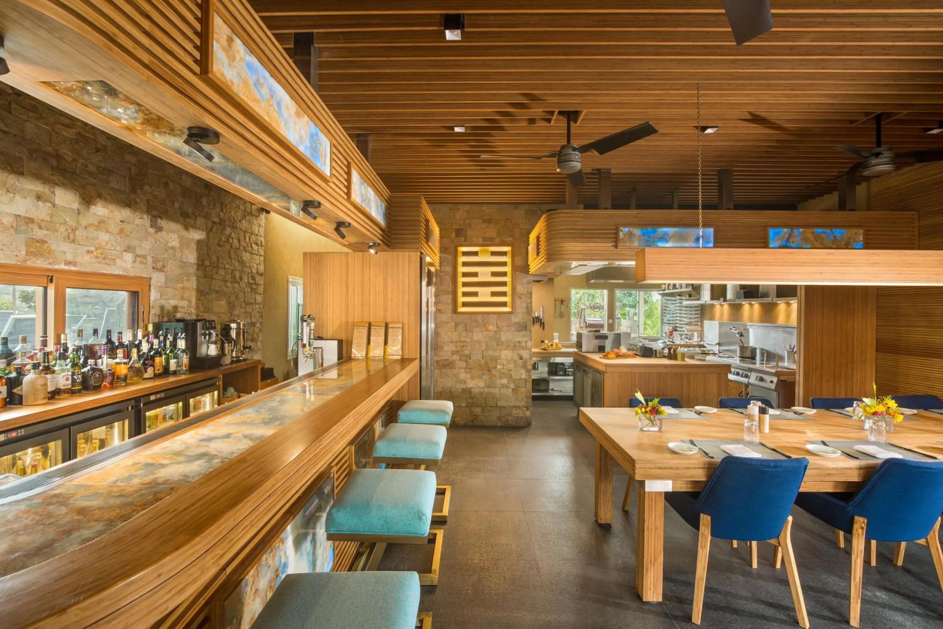 Restaurant/places to eat in Kokomo Botanical Resort - Caribbean Family Cottages