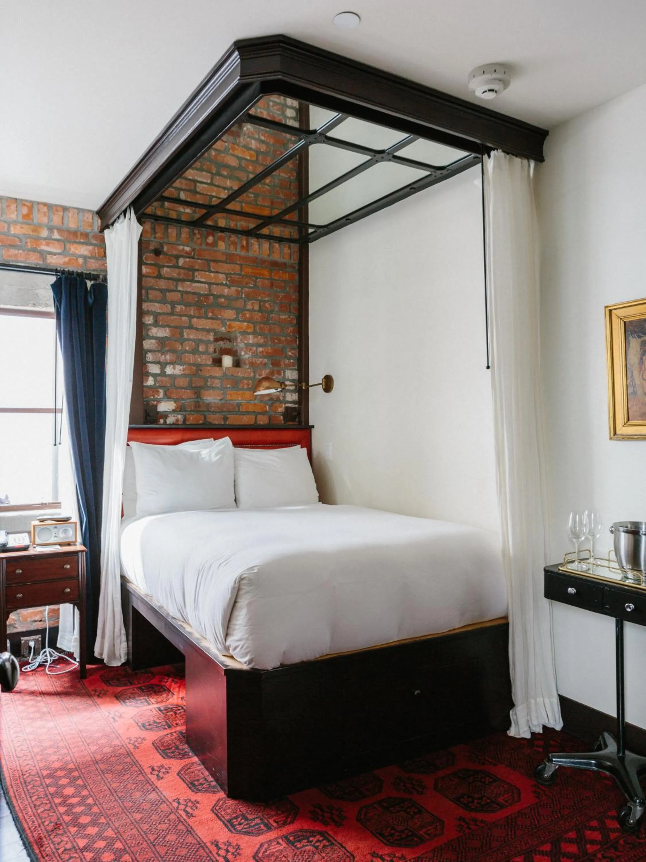 Standard Queen Room in Granada Hotel & Bistro