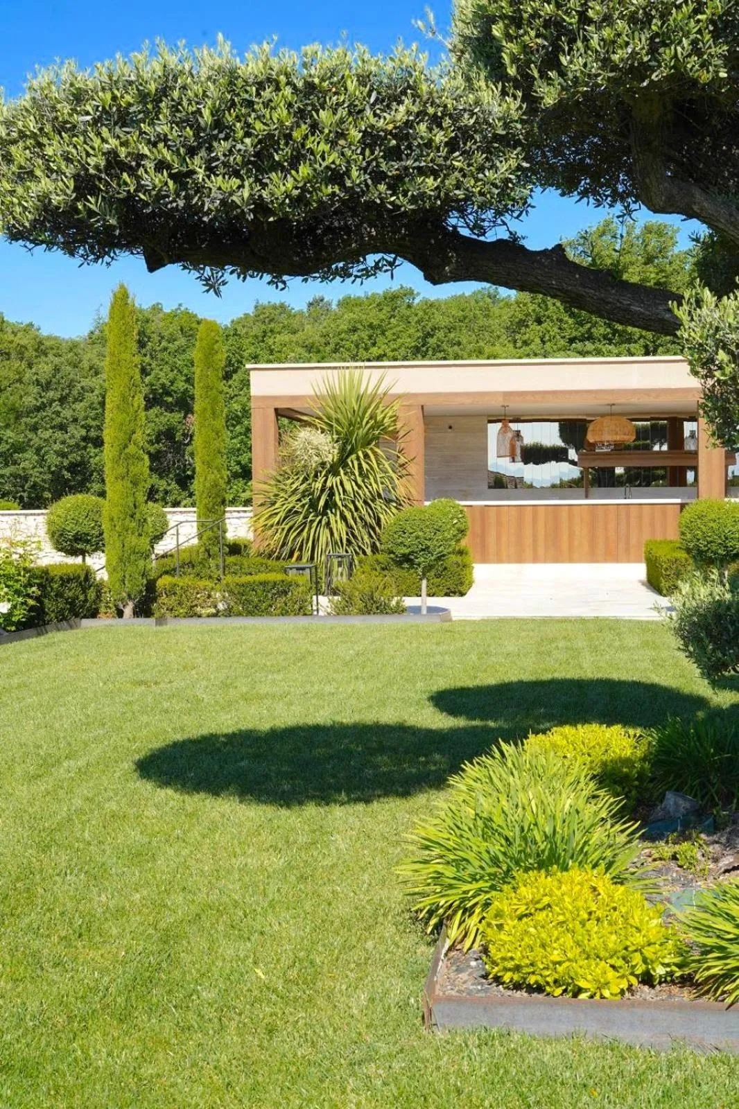 Restaurant/places to eat in La Bastide Saint Georges & Spa