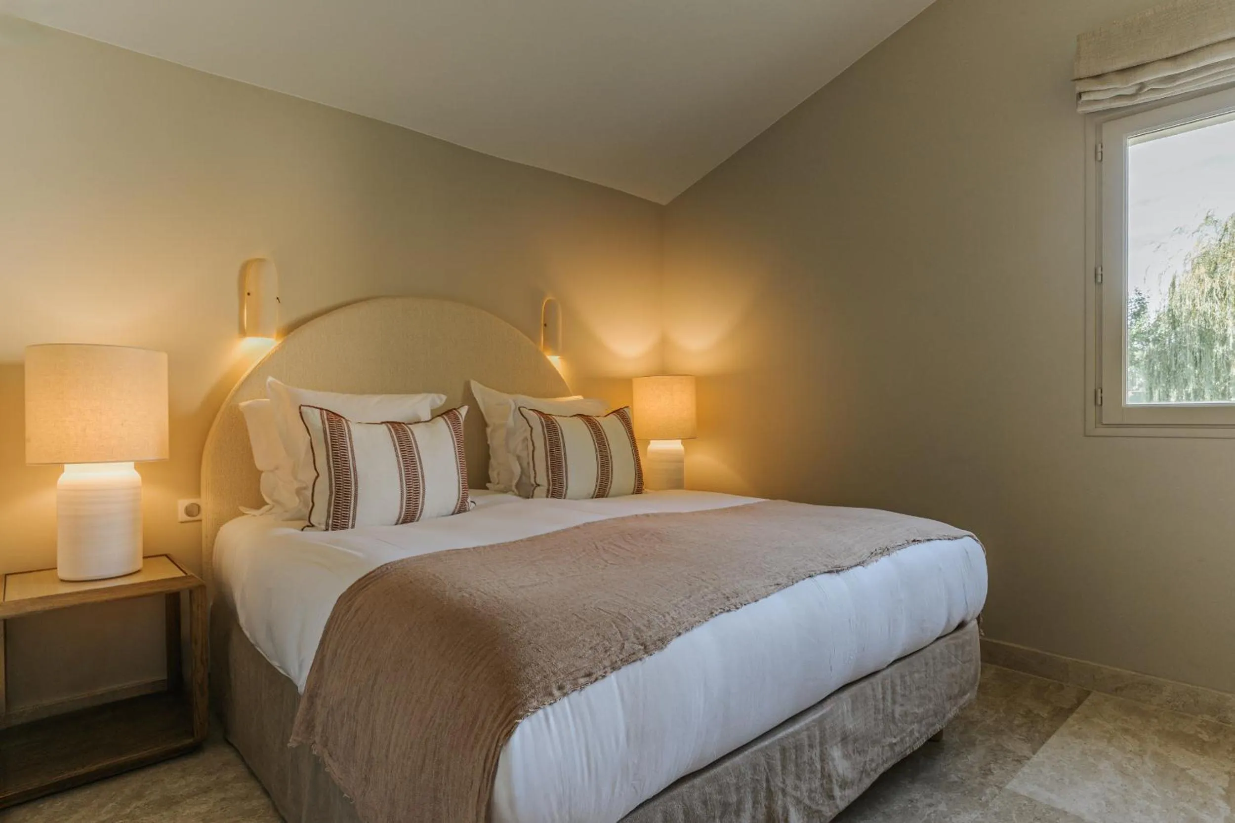 Bed in La Bastide Saint Georges & Spa