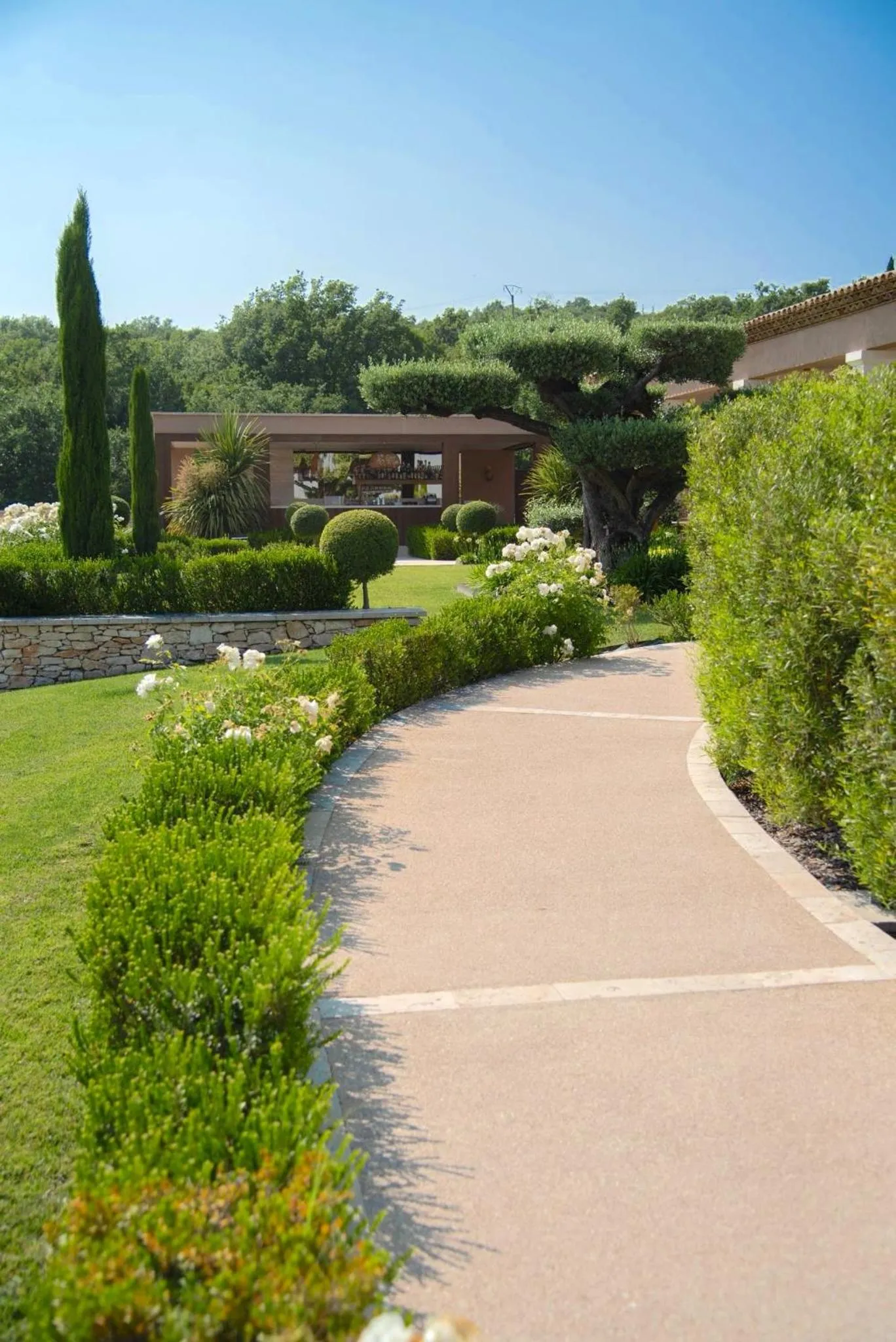 Restaurant/places to eat in La Bastide Saint Georges & Spa