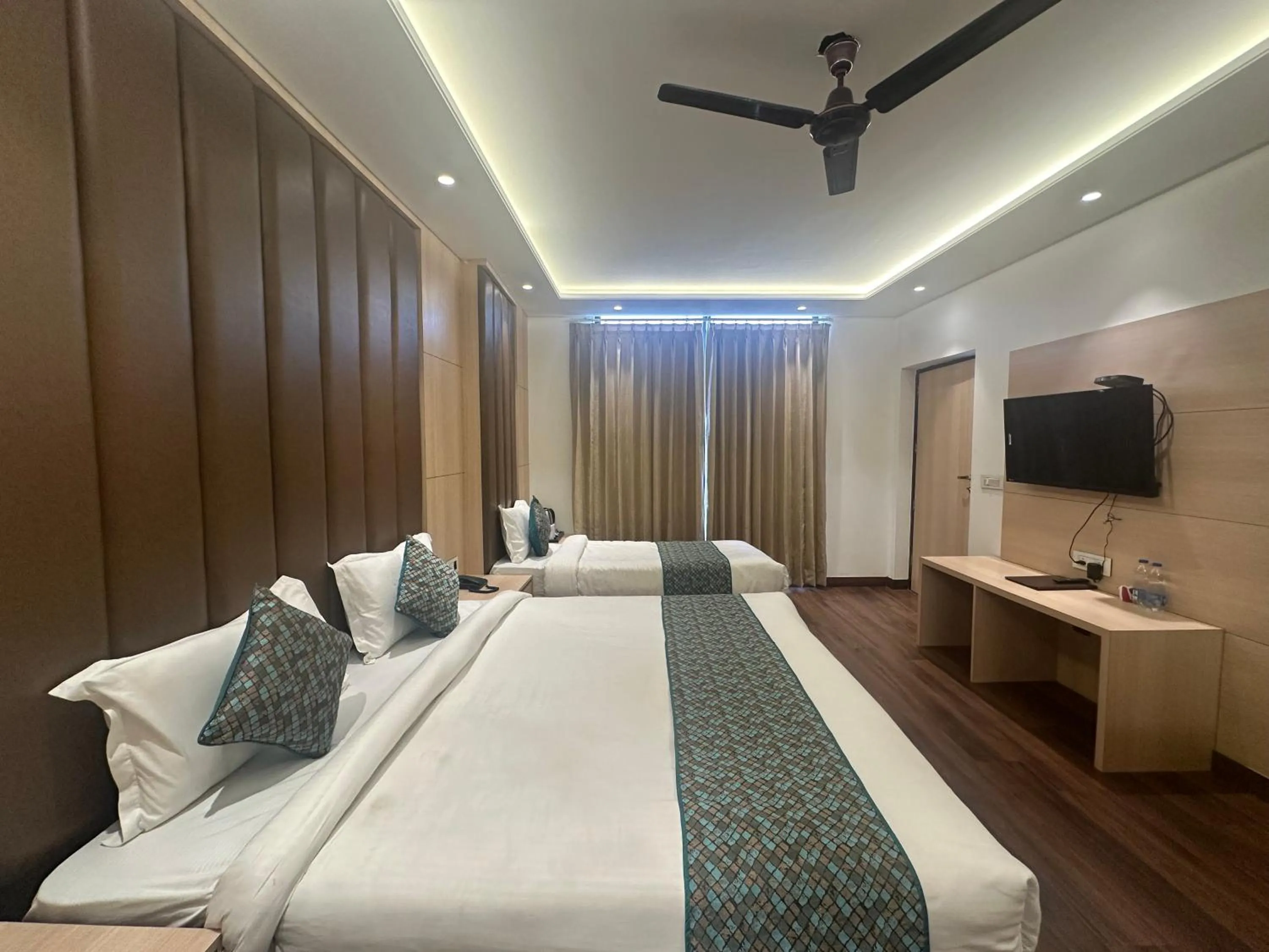 Bed in Hotel Exotic - 5 min walk from Golden Temple