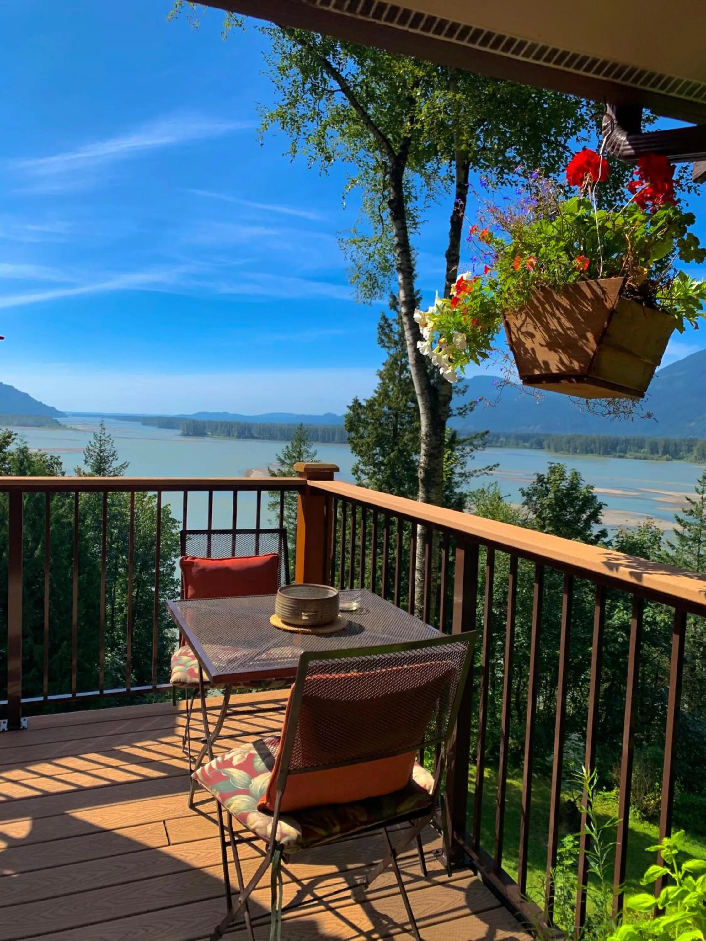 Balcony/Terrace in The Fraser River's Edge B&B Lodge