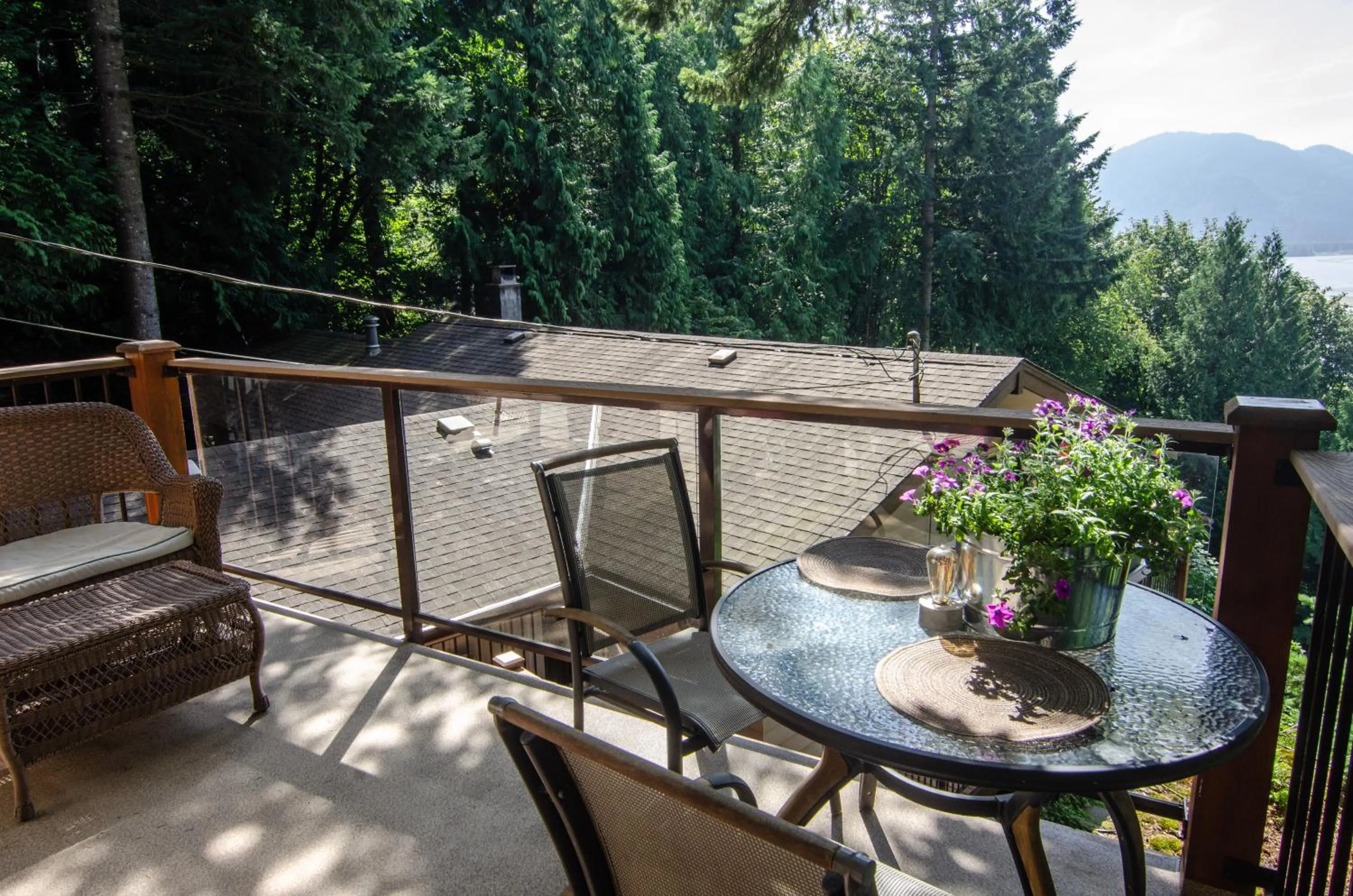 Balcony/Terrace in The Fraser River's Edge B&B Lodge