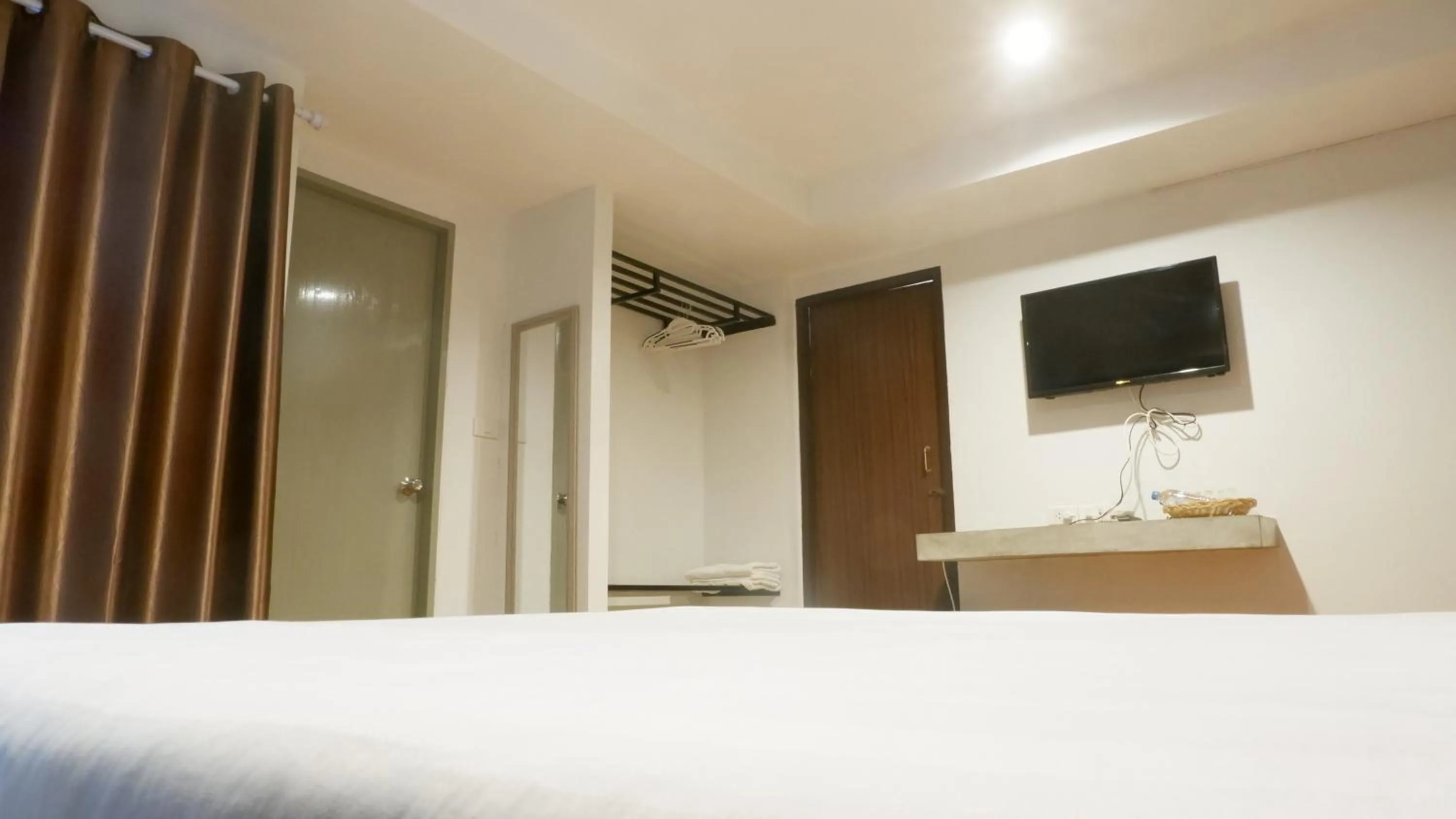 TV and multimedia, Bed in Airport A1 Hotel