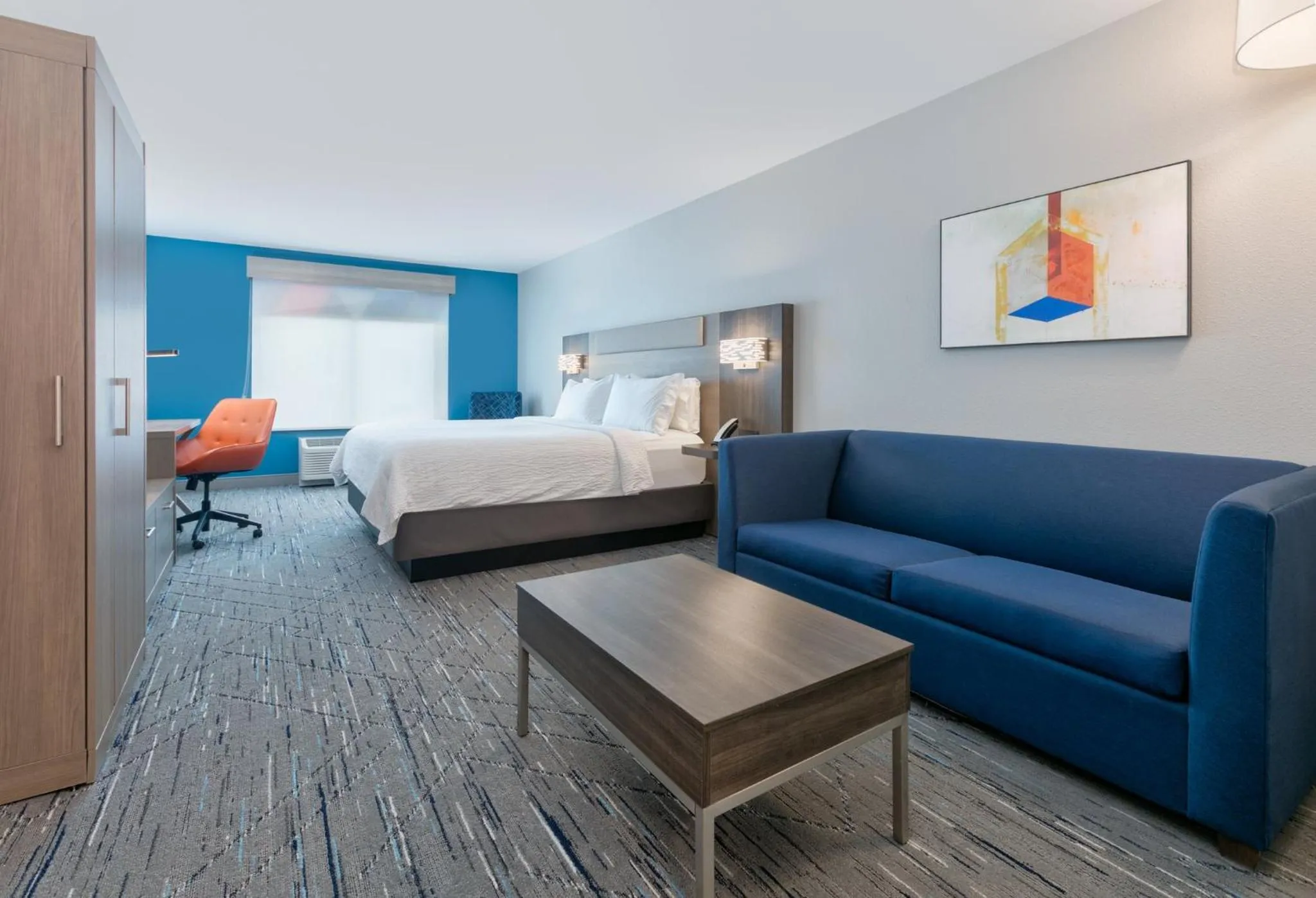 Photo of the whole room, Bed in Holiday Inn Express Hotel & Suites Shakopee by IHG