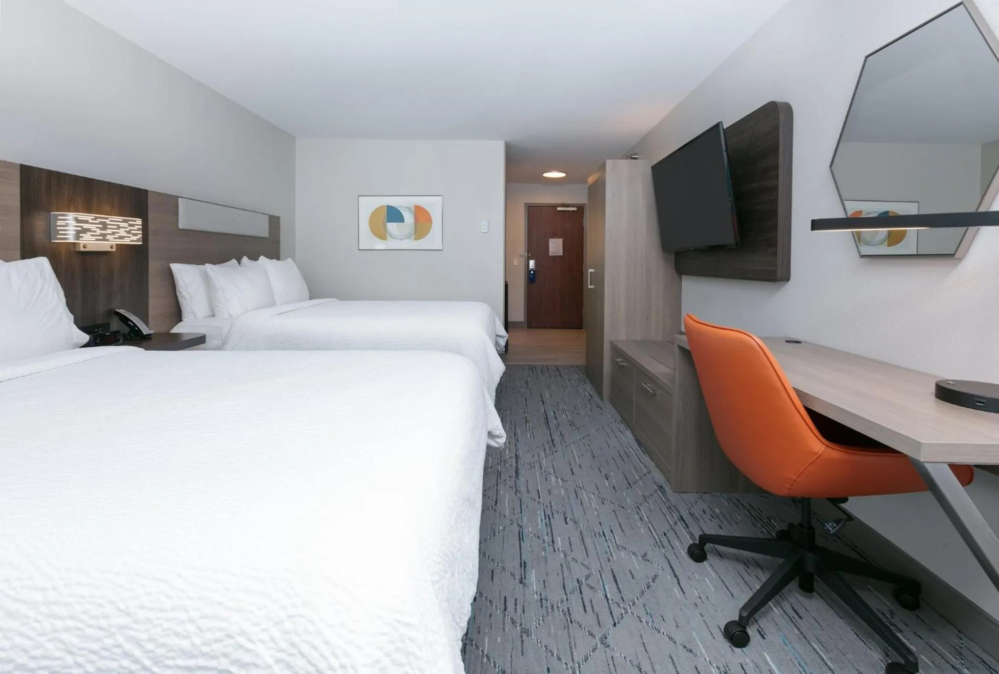 Photo of the whole room, Bed in Holiday Inn Express Hotel & Suites Shakopee by IHG