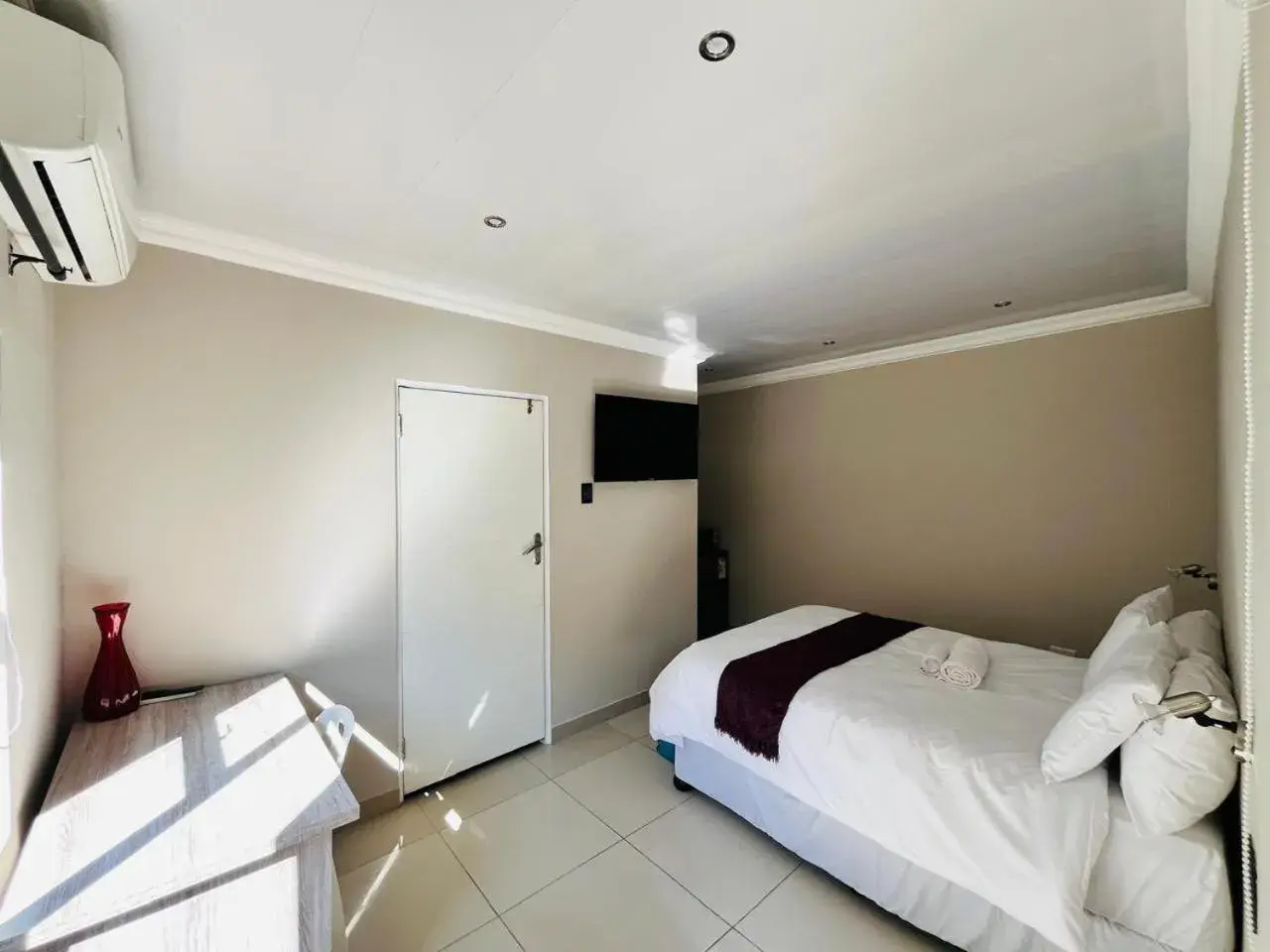 Budget Double Room in New Bali Guesthouse Budget Double Room in New Bali Guesthouse