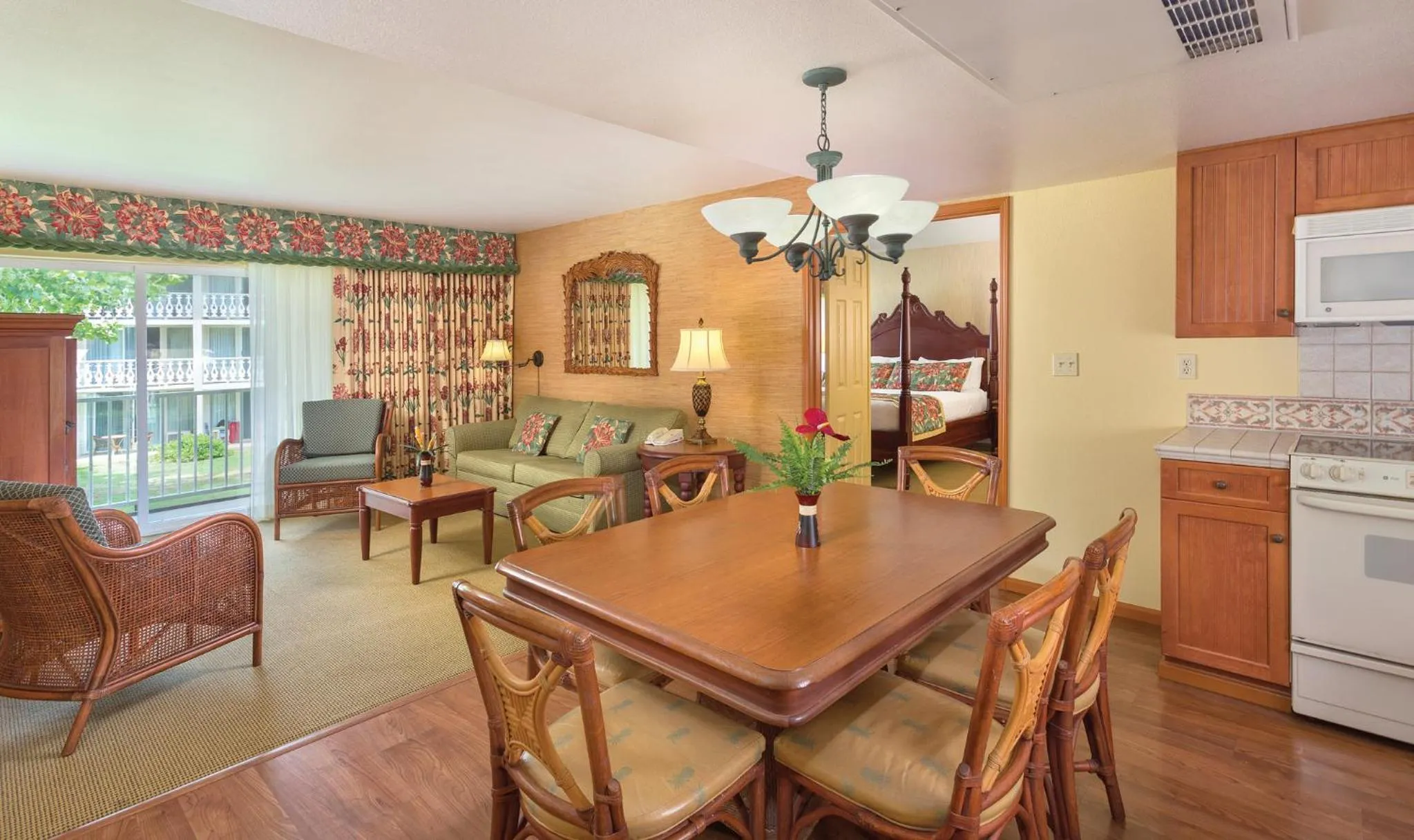 Restaurant/places to eat in Kauai Coast Resort at the Beach Boy