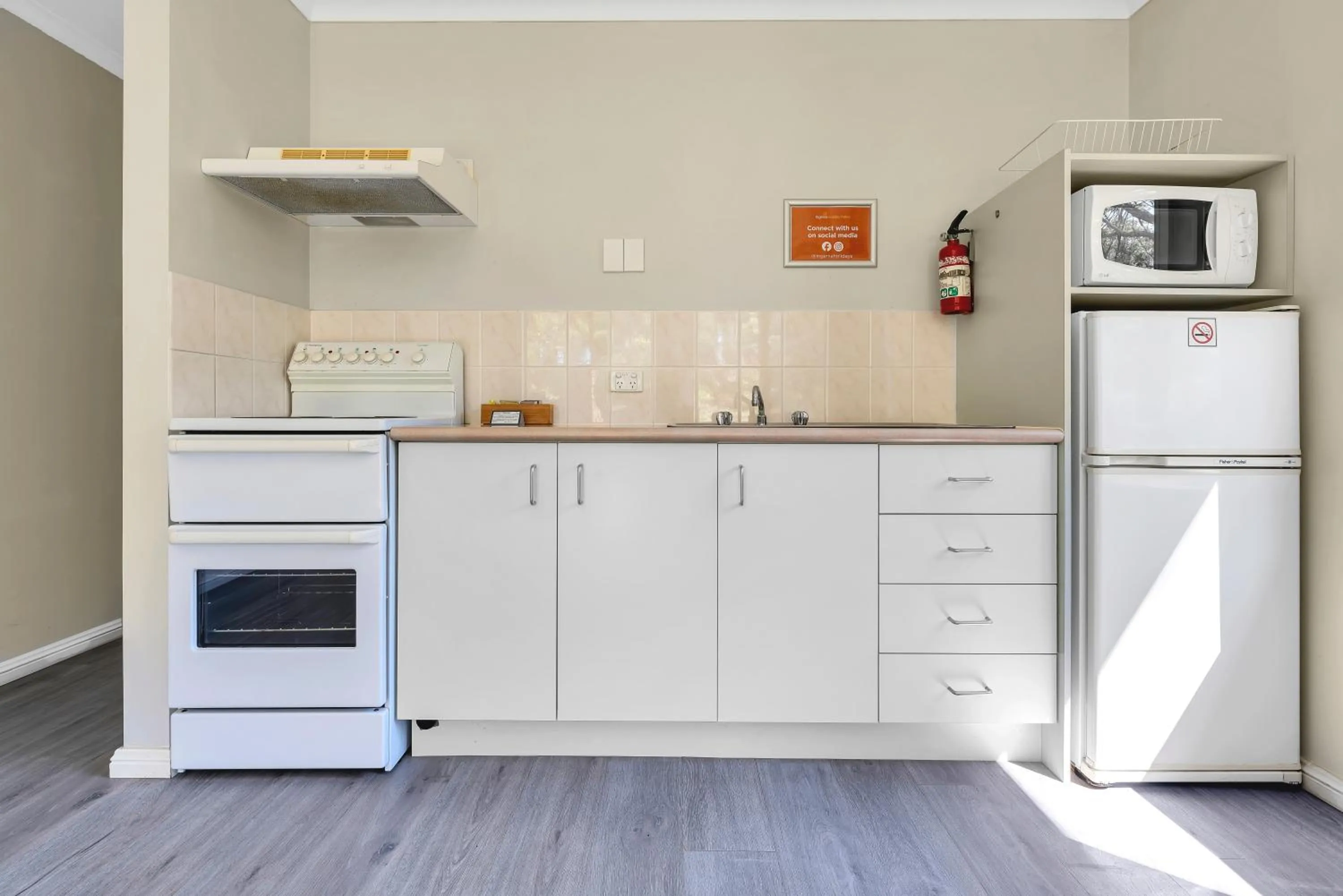 Kitchen or kitchenette in Ingenia Holidays Ulladulla