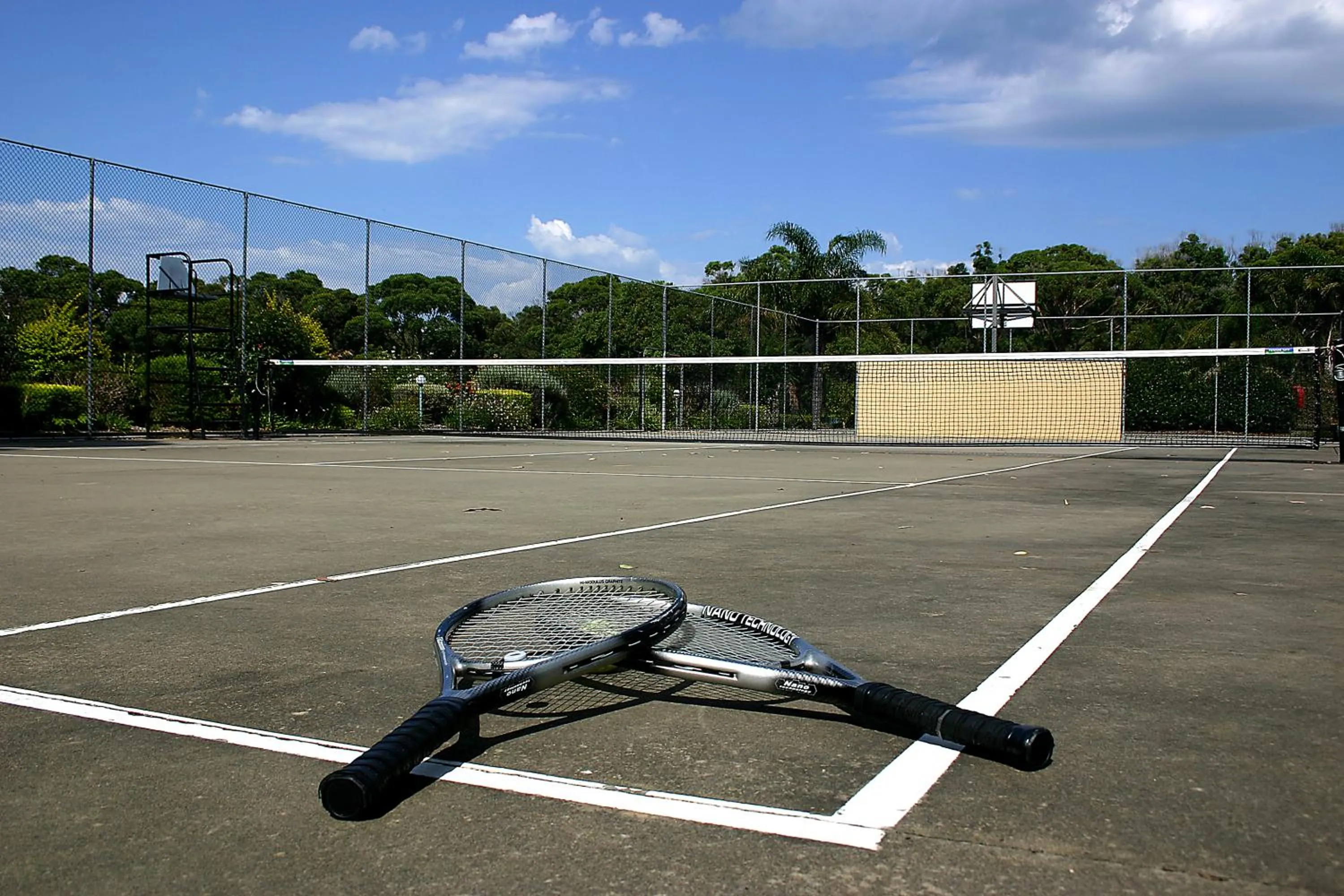 Tennis court in Ingenia Holidays Ulladulla