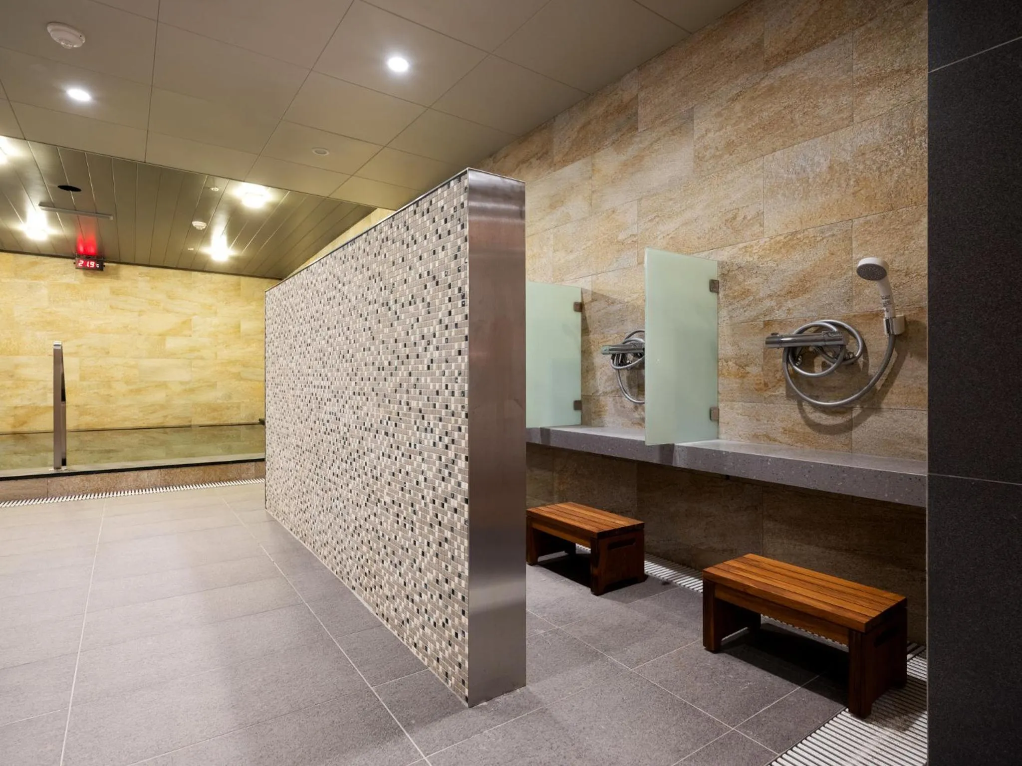 Hot Tub in Fame Hall Garden Hotel